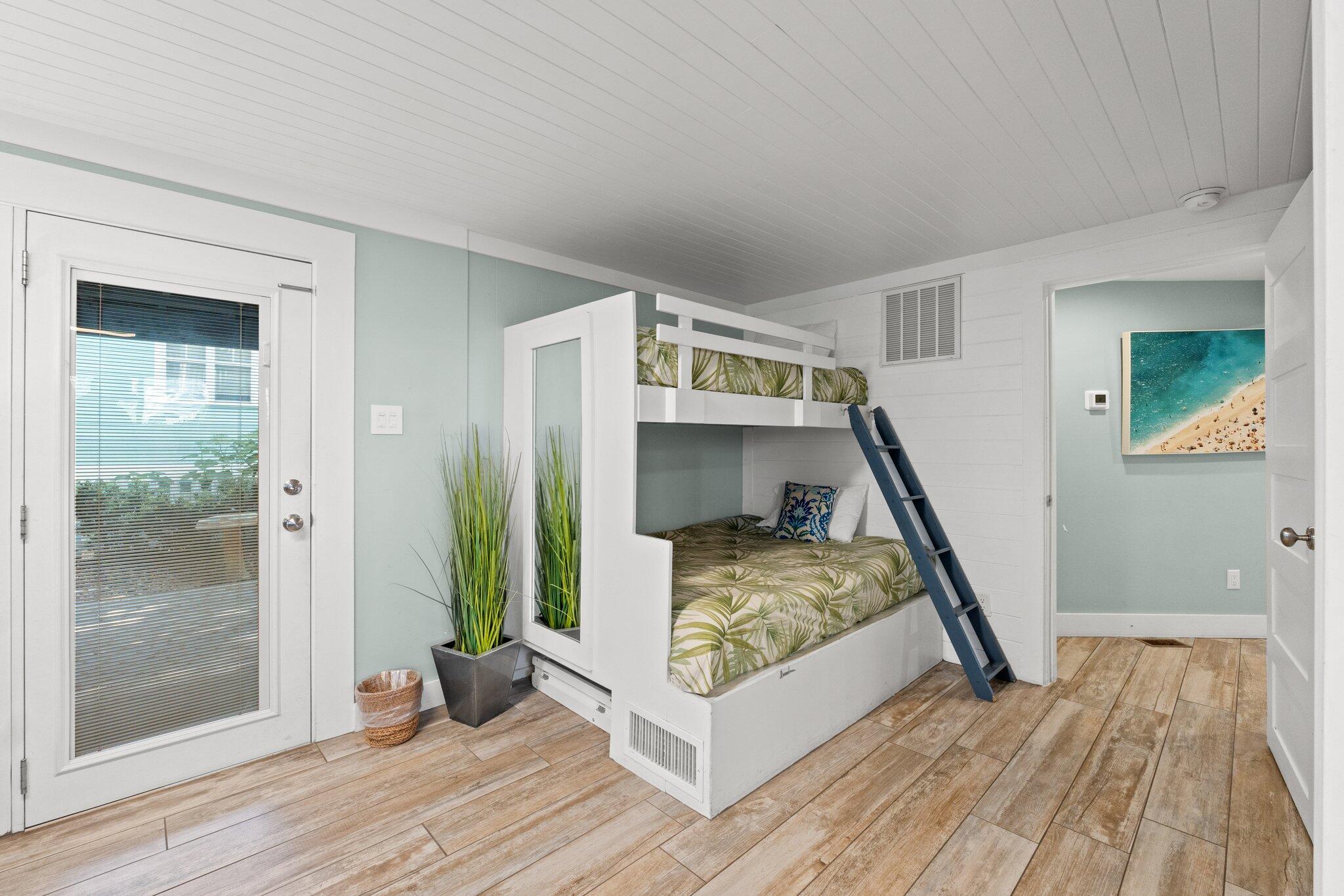 SEAGROVE 1ST ADDN - Residential