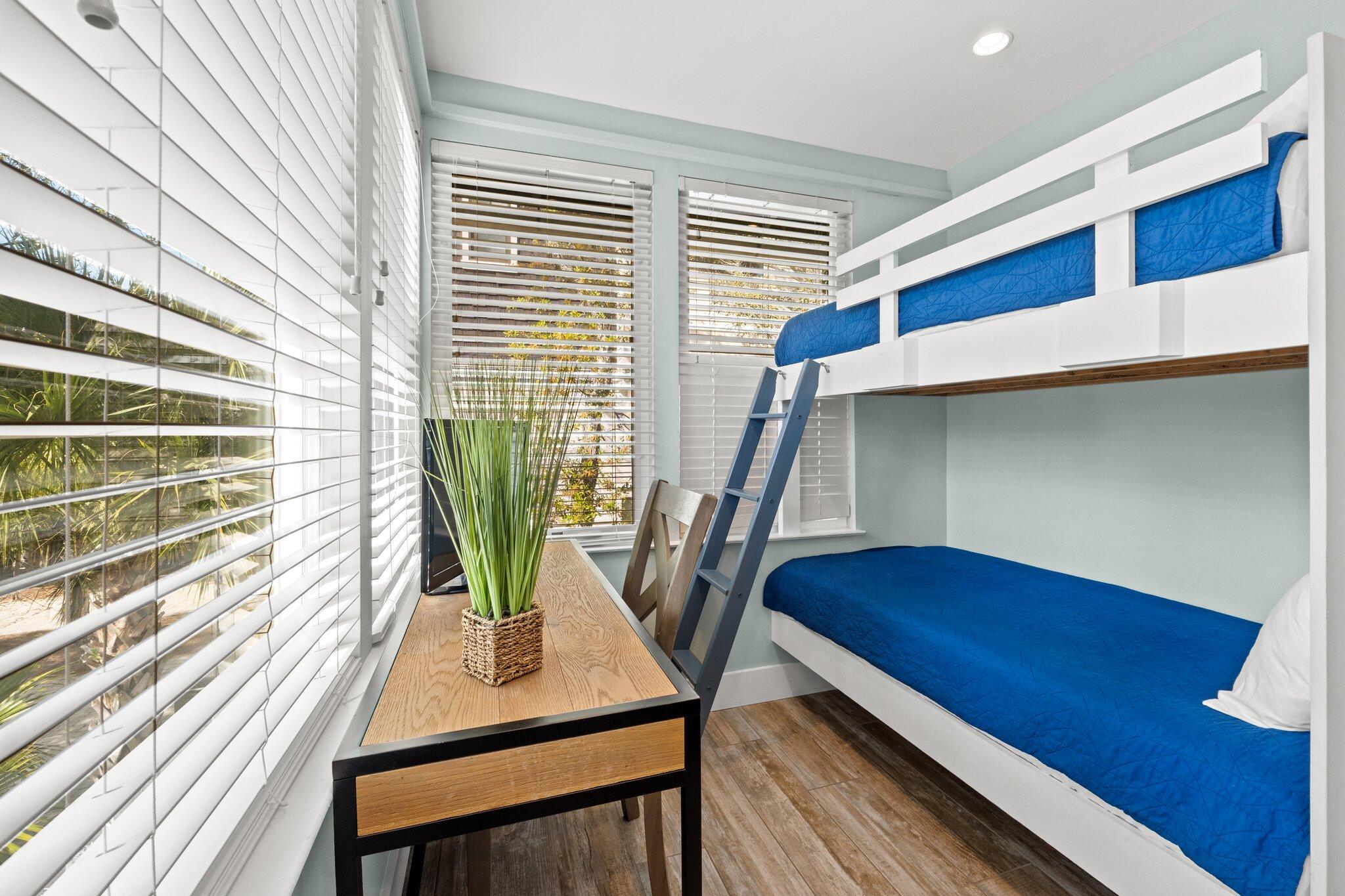 SEAGROVE 1ST ADDN - Residential