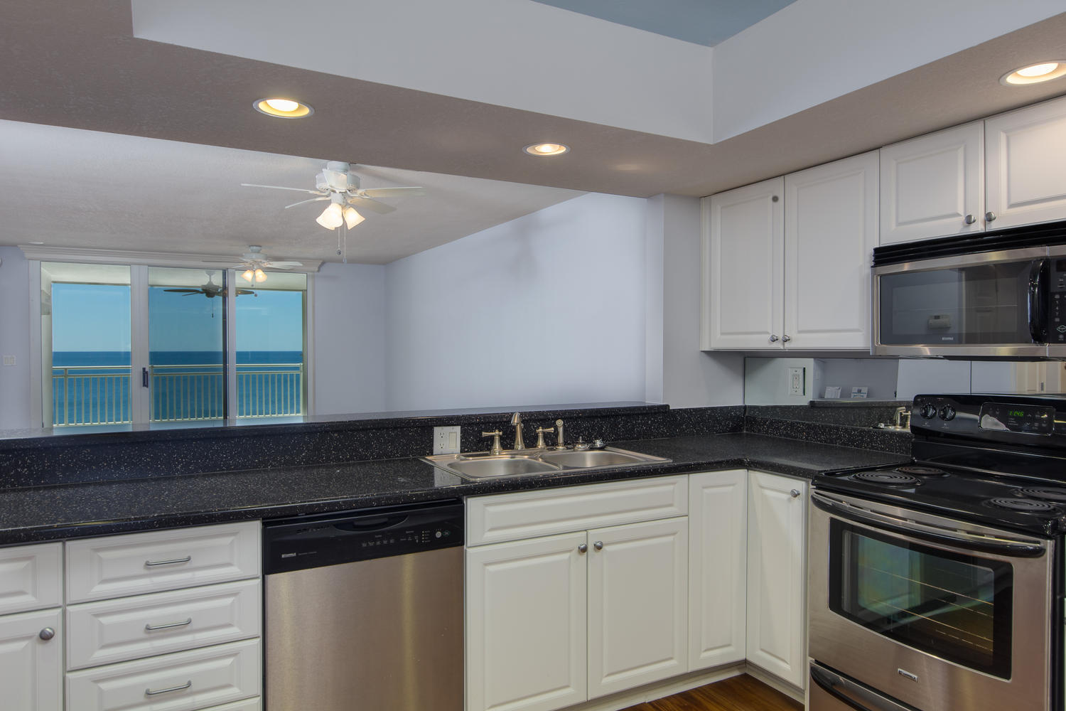 SEASPRAY CONDO - Residential