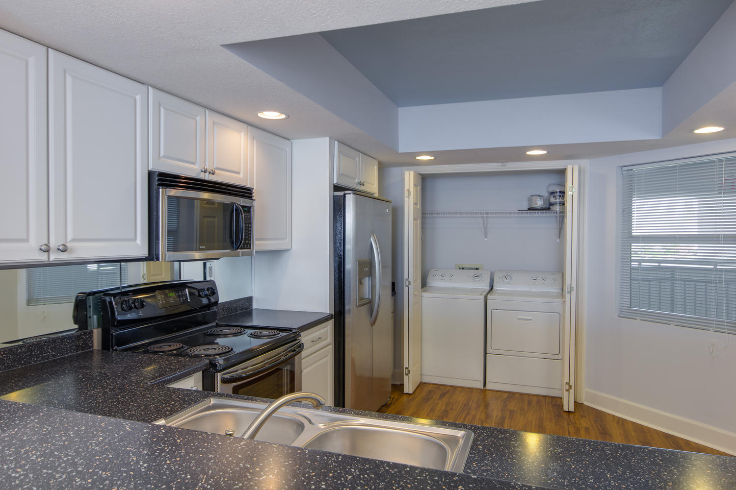 SEASPRAY CONDO - Residential