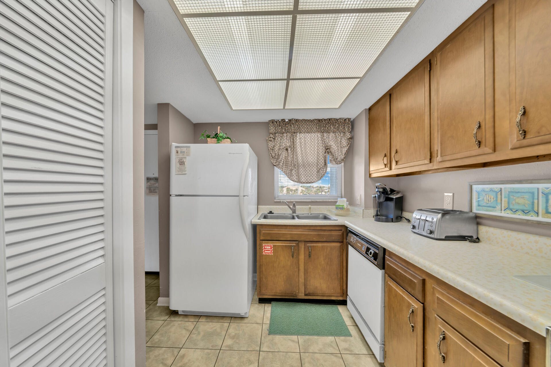 EL MATADOR CONDO - Residential