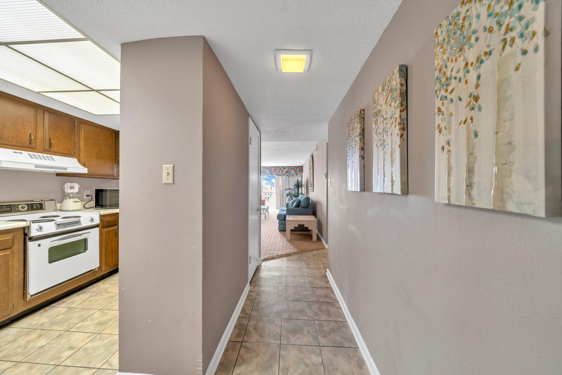 EL MATADOR CONDO - Residential