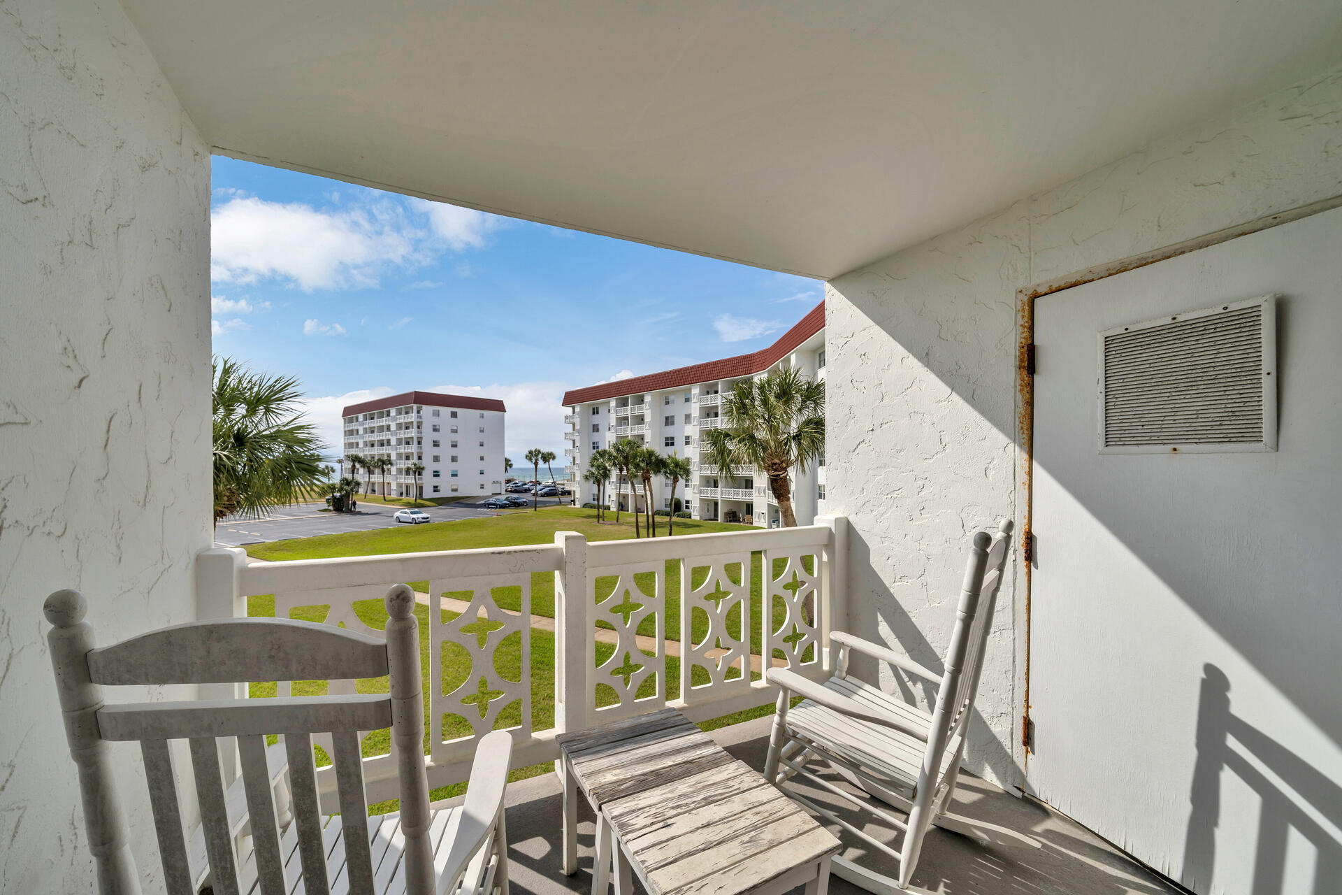 EL MATADOR CONDO - Residential
