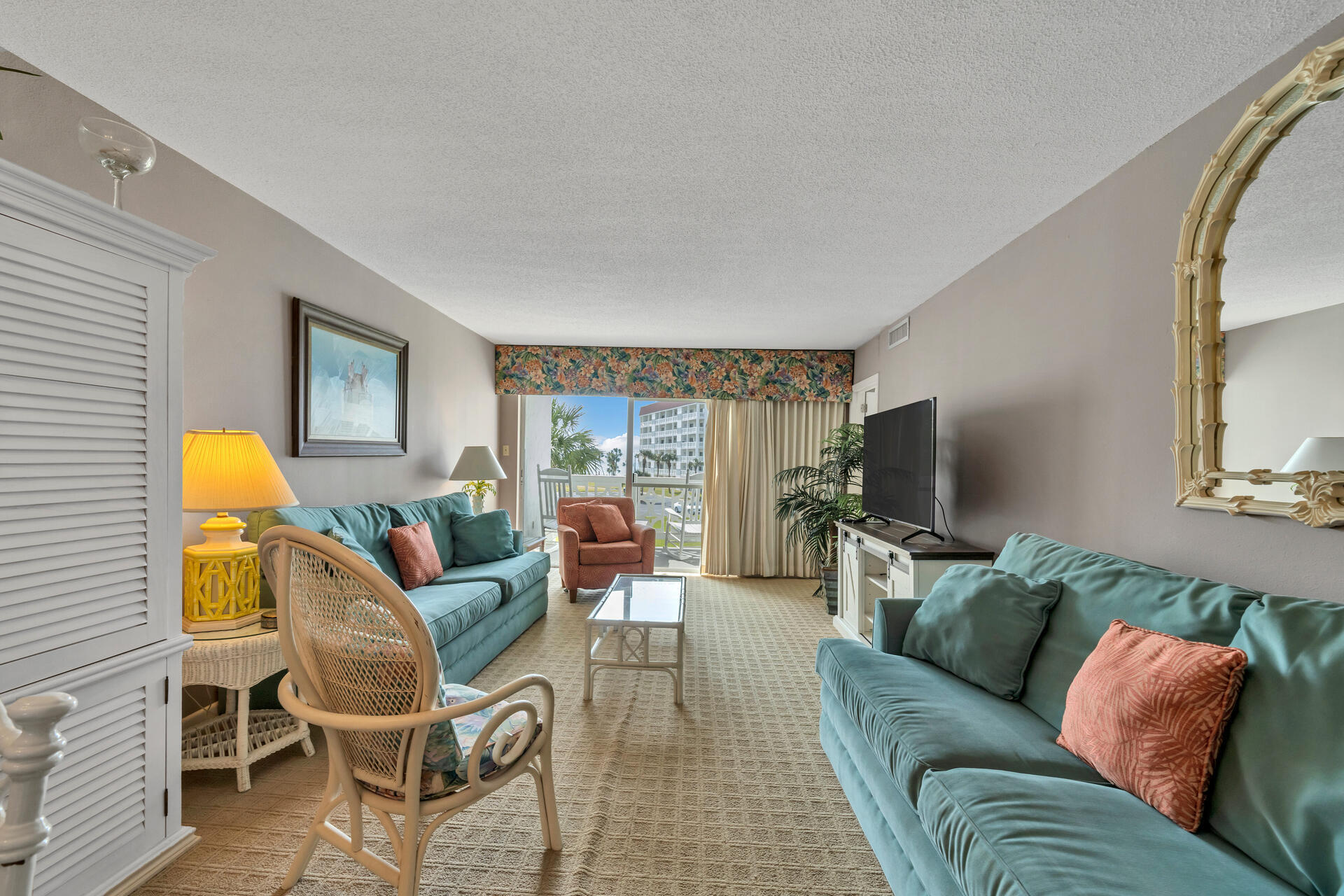 EL MATADOR CONDO - Residential