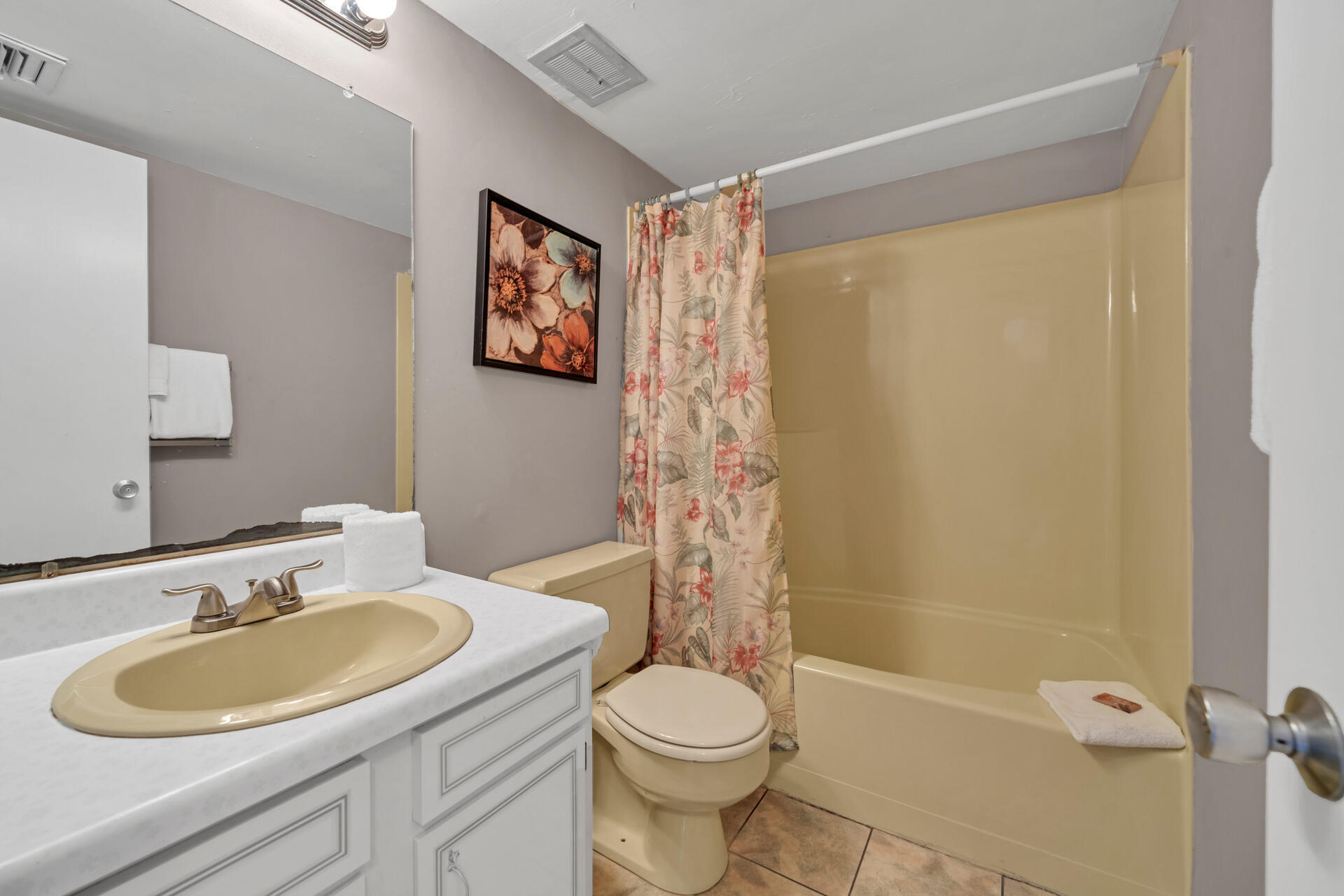 EL MATADOR CONDO - Residential