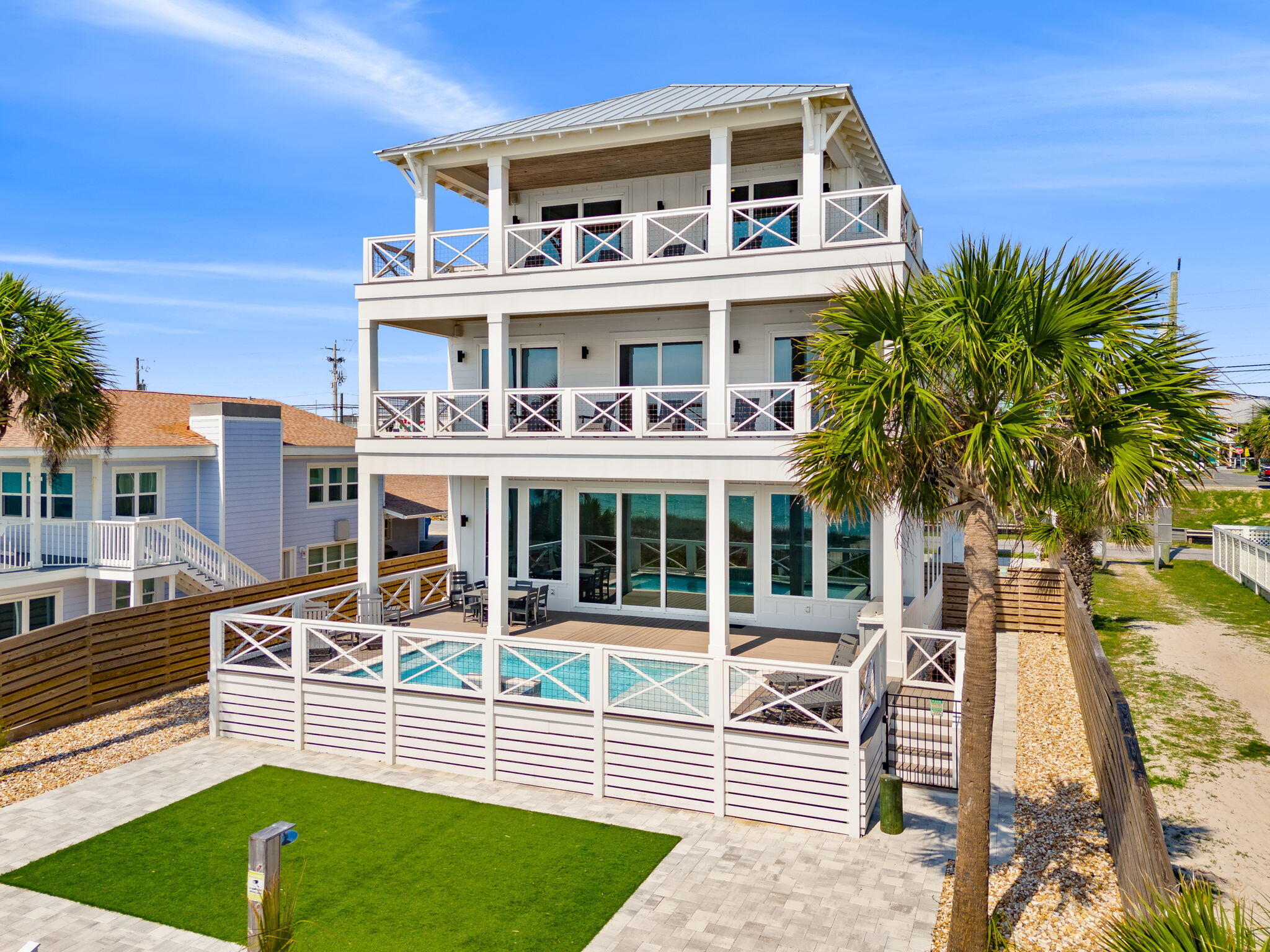 BAHAMA BEACH - Residential