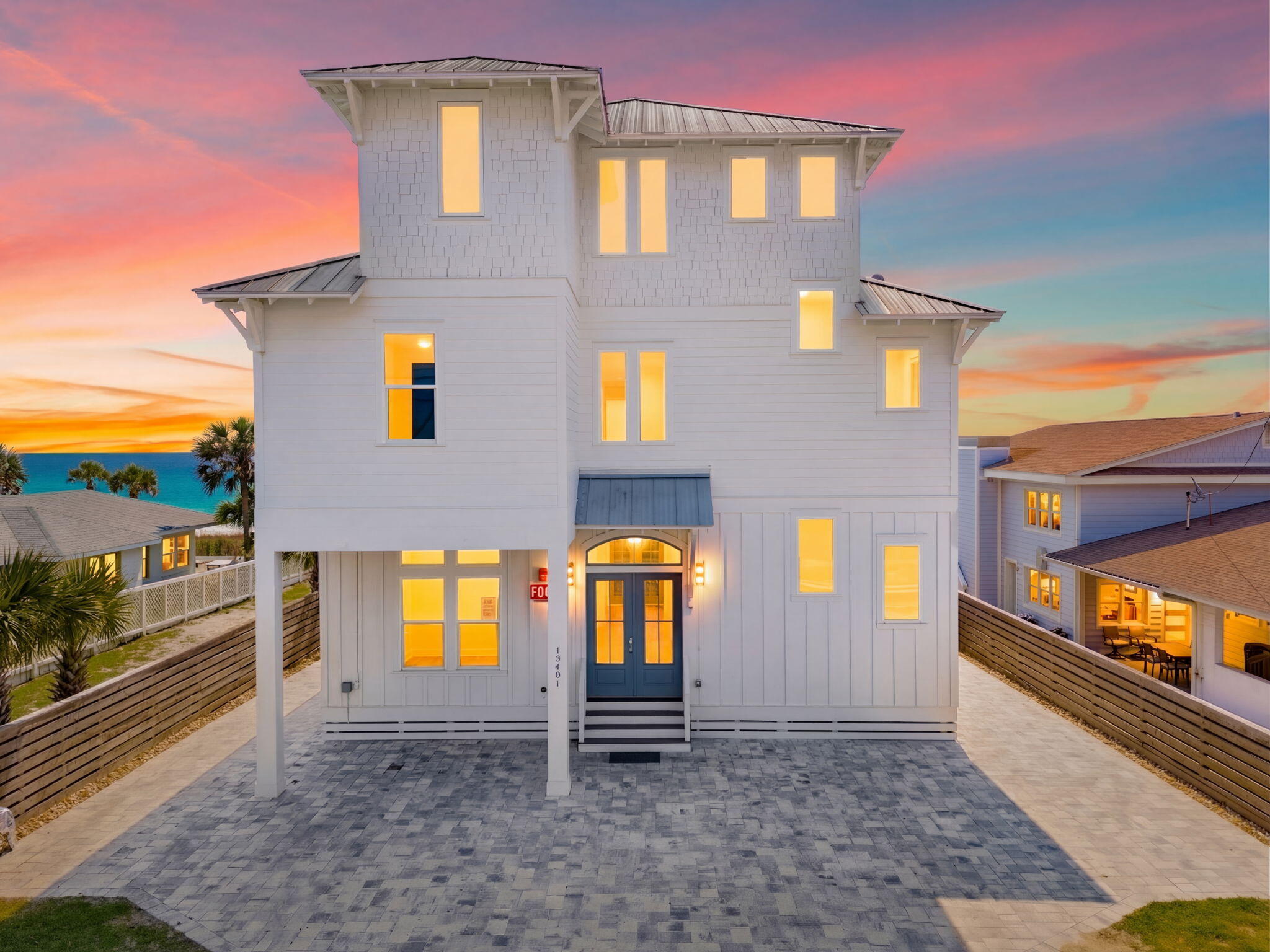 BAHAMA BEACH - Residential