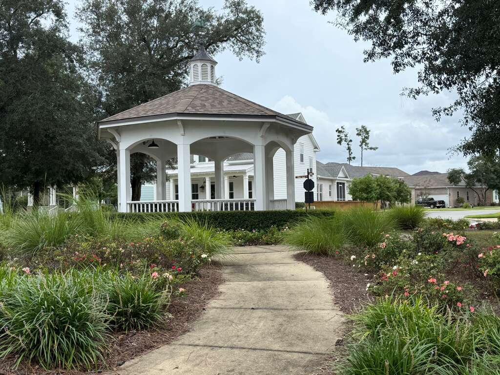 DEER MOSS CREEK - Residential Lease