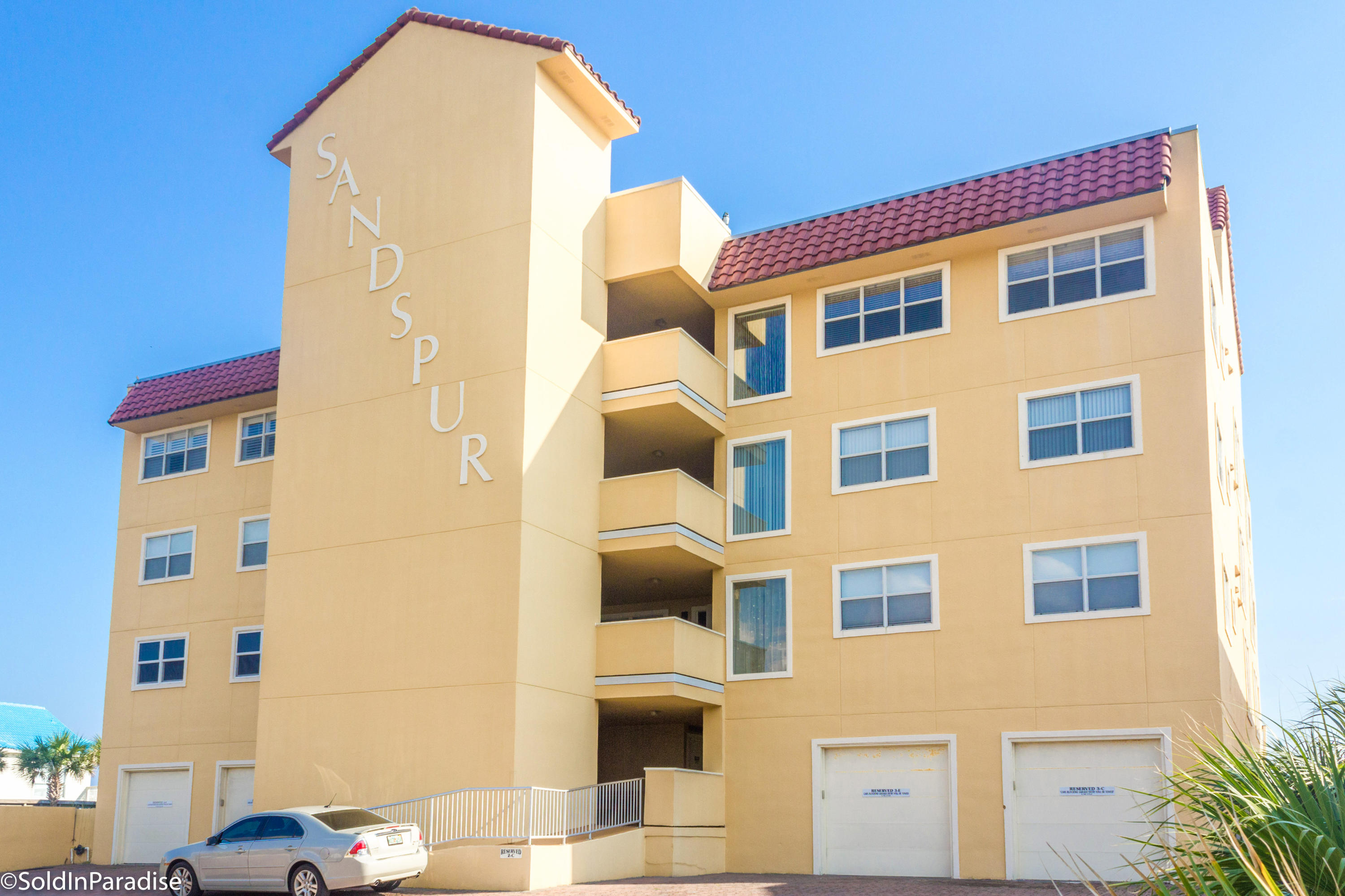 SANDSPUR CONDO - Residential
