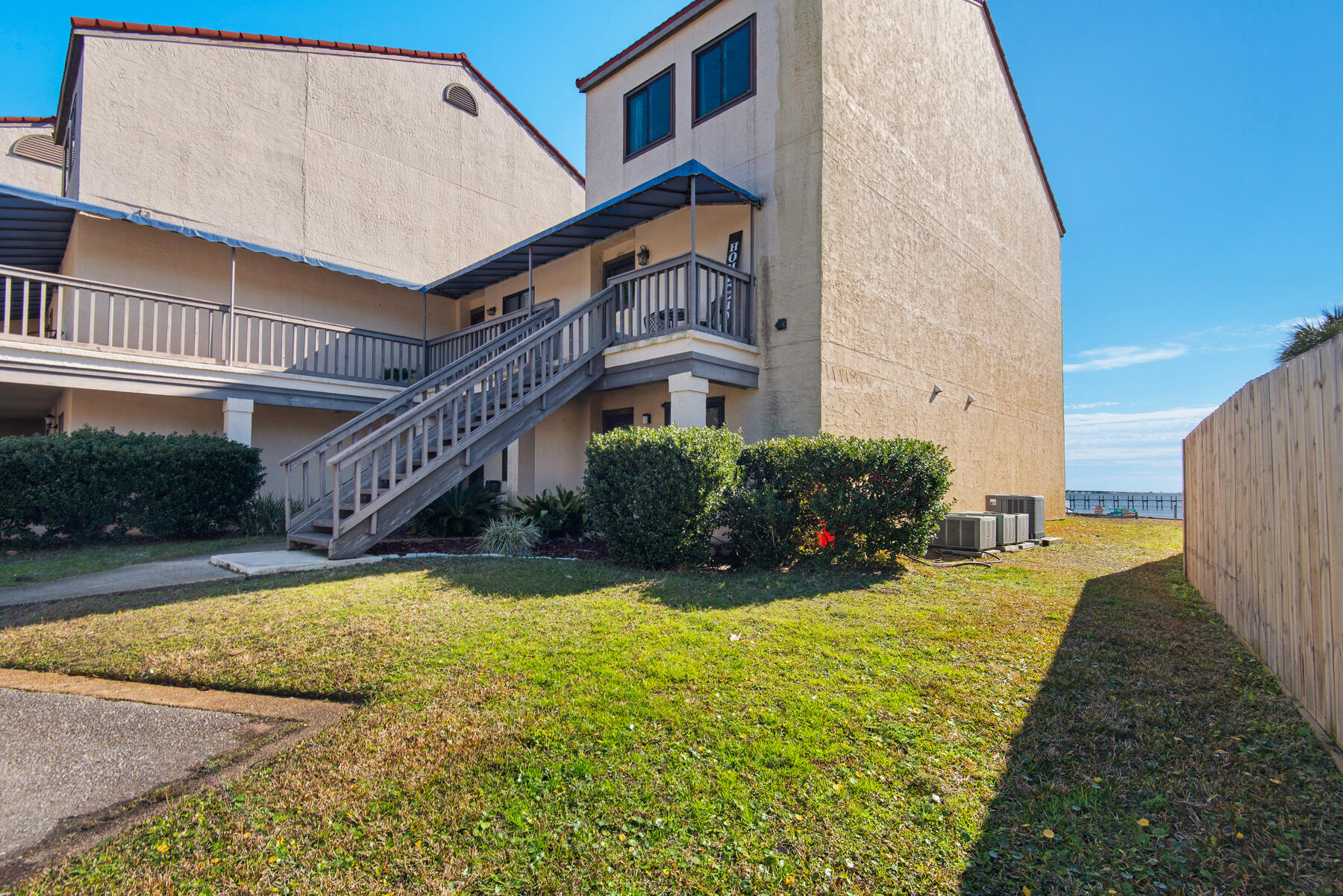 SAFE HARBOUR VILLAGE CONDO - Residential