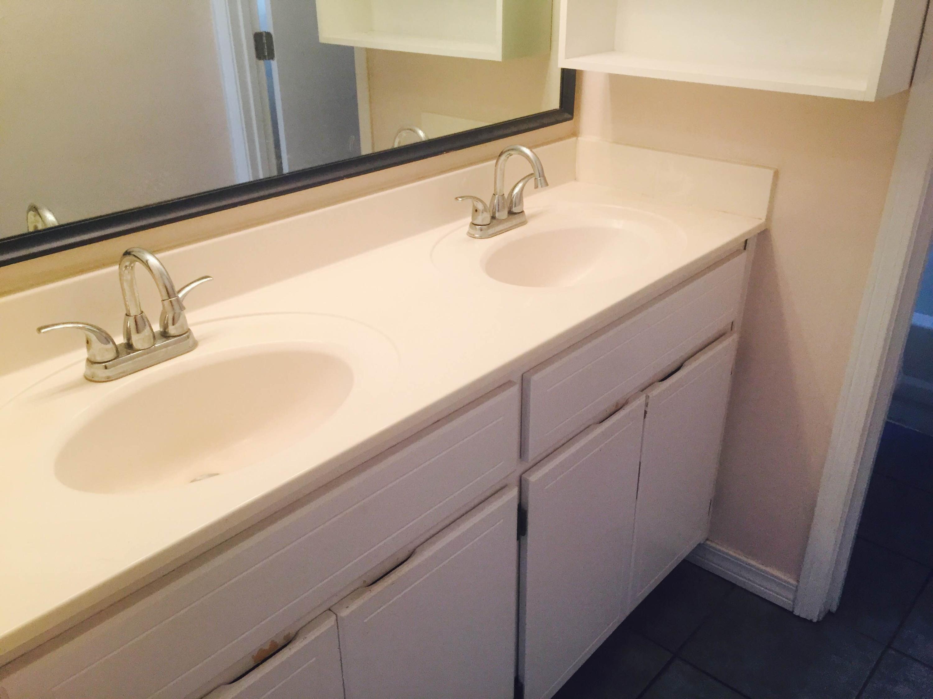 HOLLYROD PARK - Residential Lease