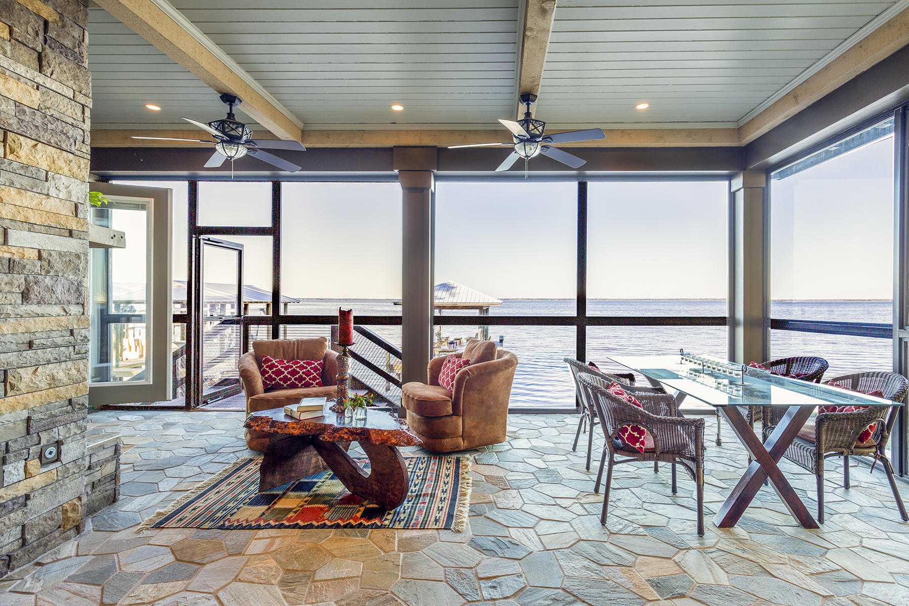 GRAYTON BAYOU - Residential