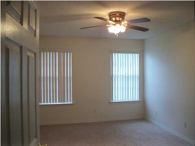 ROSS CROSSING - Residential Lease