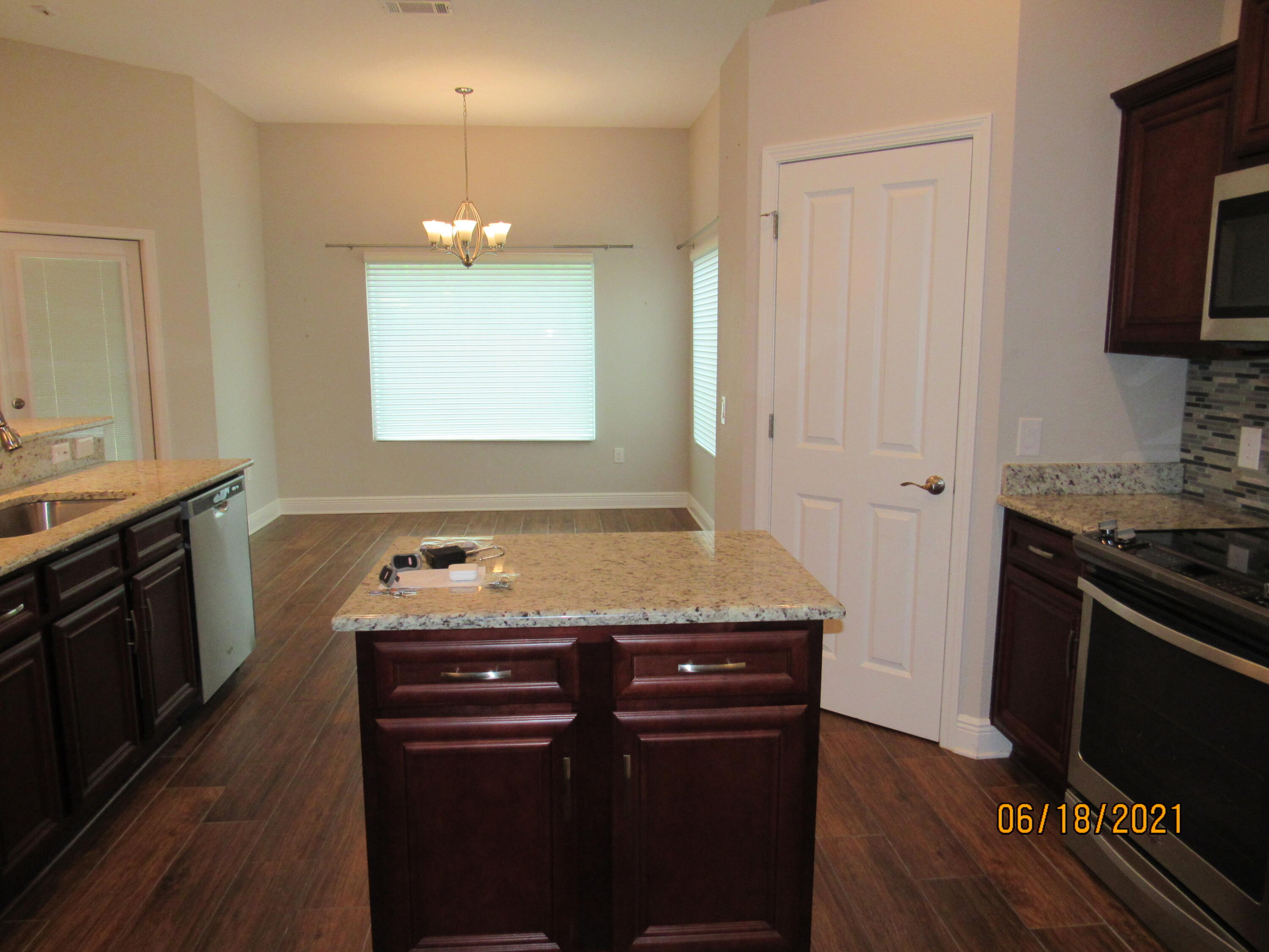NAVARRE S/D 2ND ADDN - Residential Lease