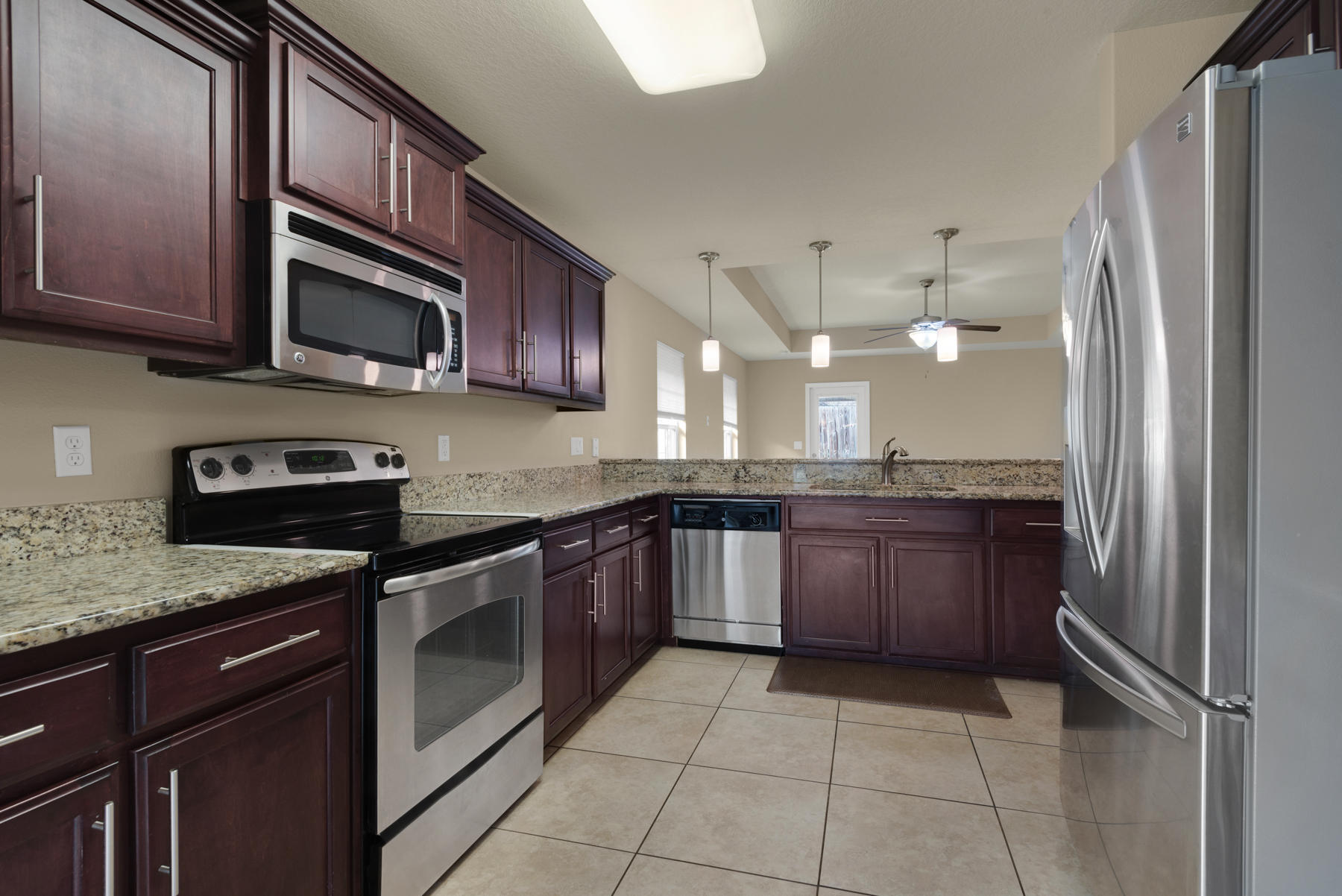 FOUNTAINVIEW - Residential Lease
