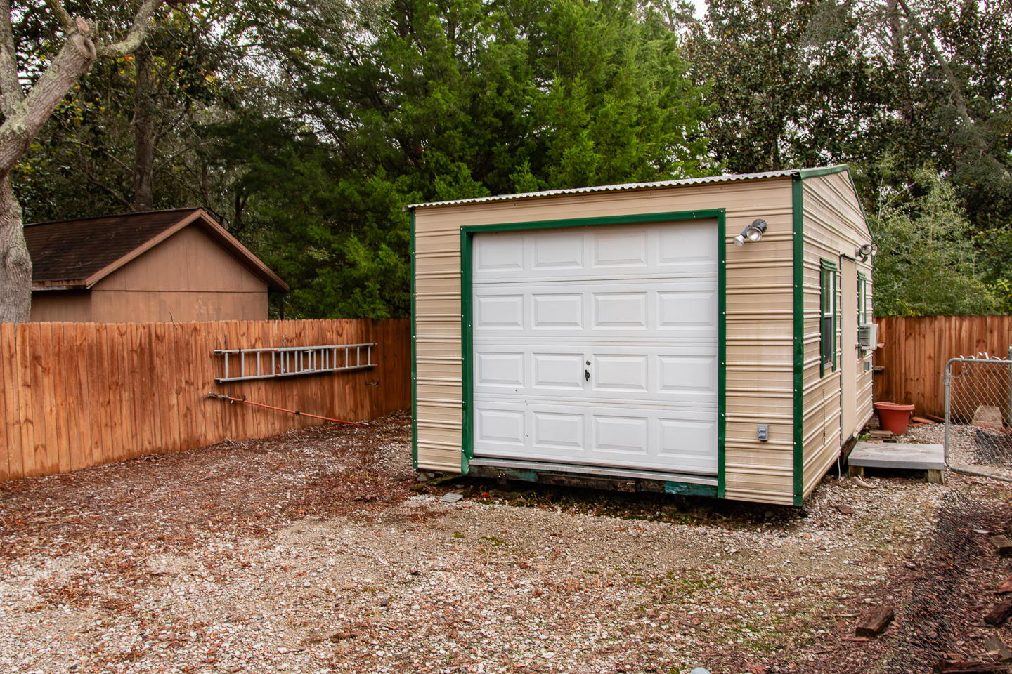 TOWER ACRES - Residential Lease