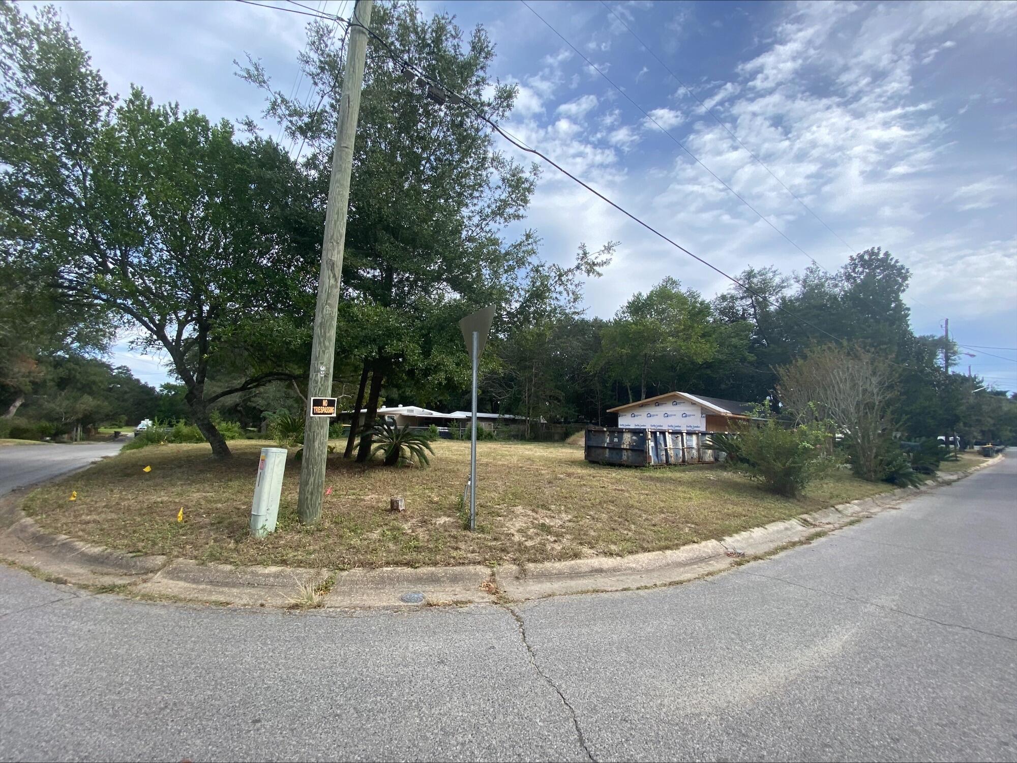 WHISPERING PINES S/D LOT 8 BLK 2 - Land