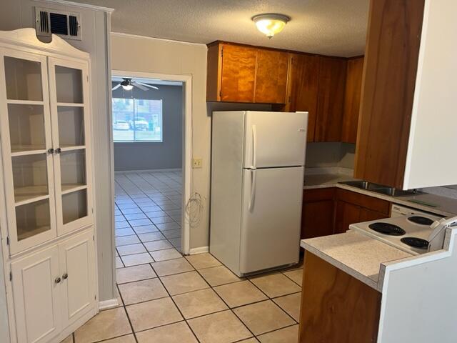 PORT DIXIE - Residential Lease