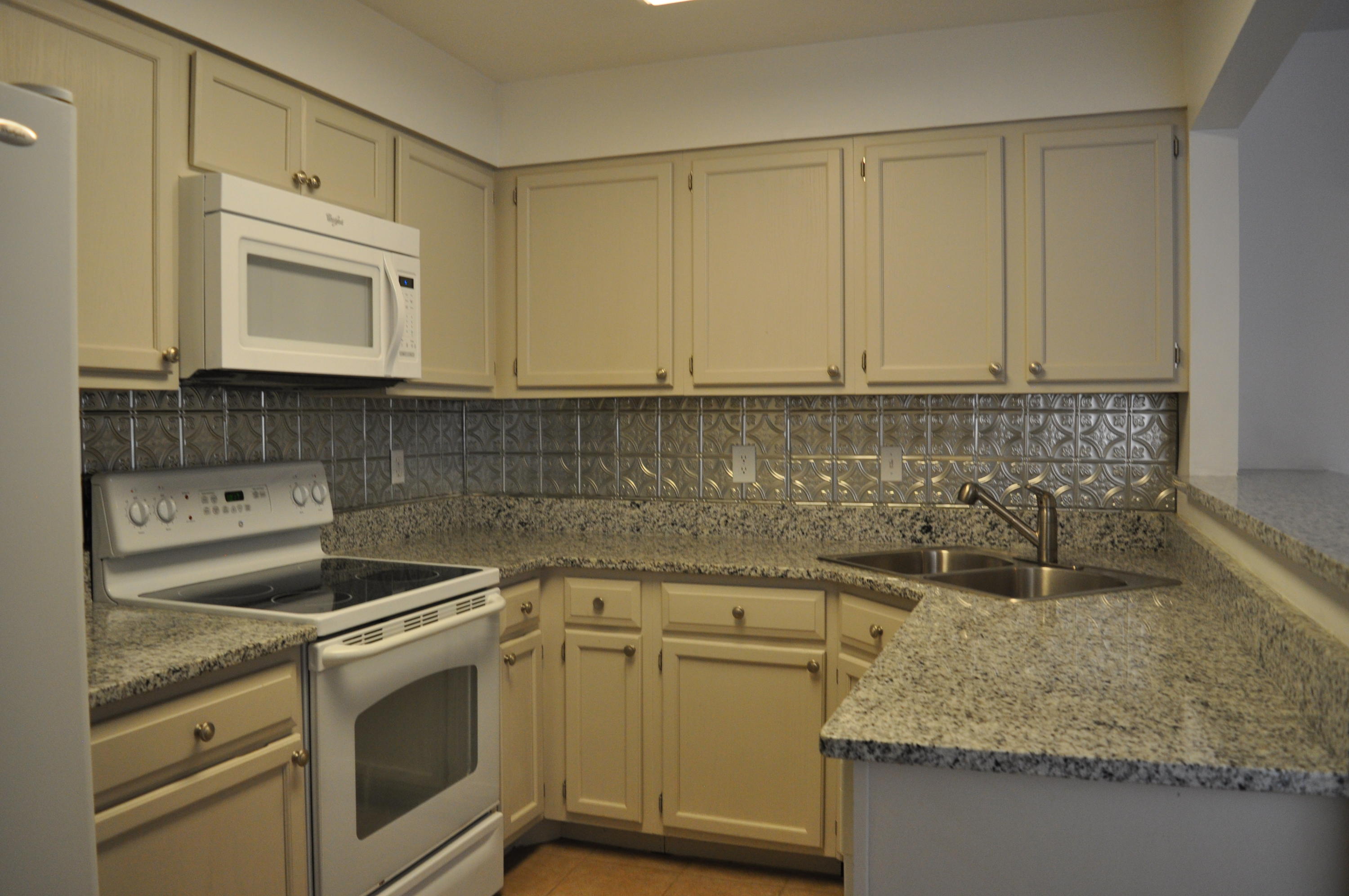 GARDEN OAKS - Residential Lease