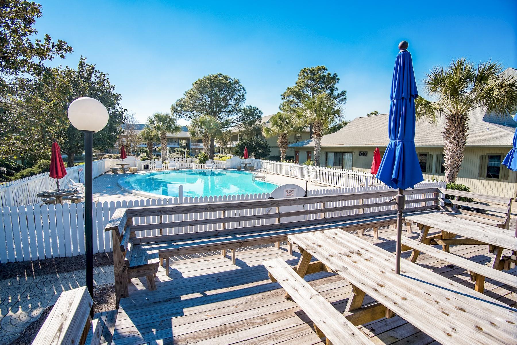 BEACHWOOD VILLAS CONDO - Residential