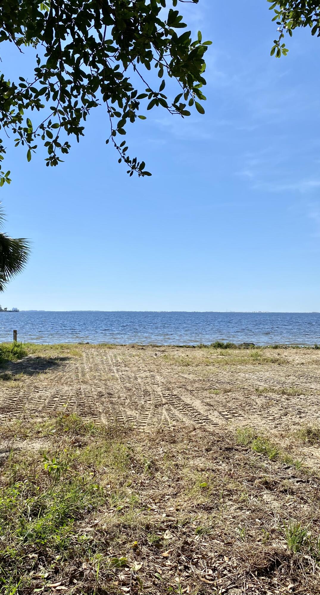 BAYVIEW Subdivision
Lot 2, Block 19 - Land