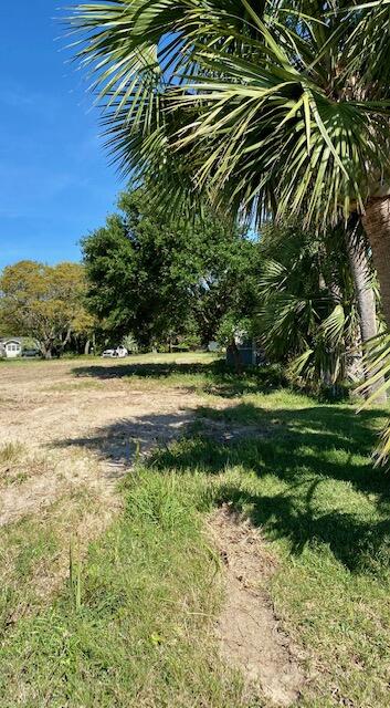 BAYVIEW Subdivision
Lot 2, Block 19 - Land
