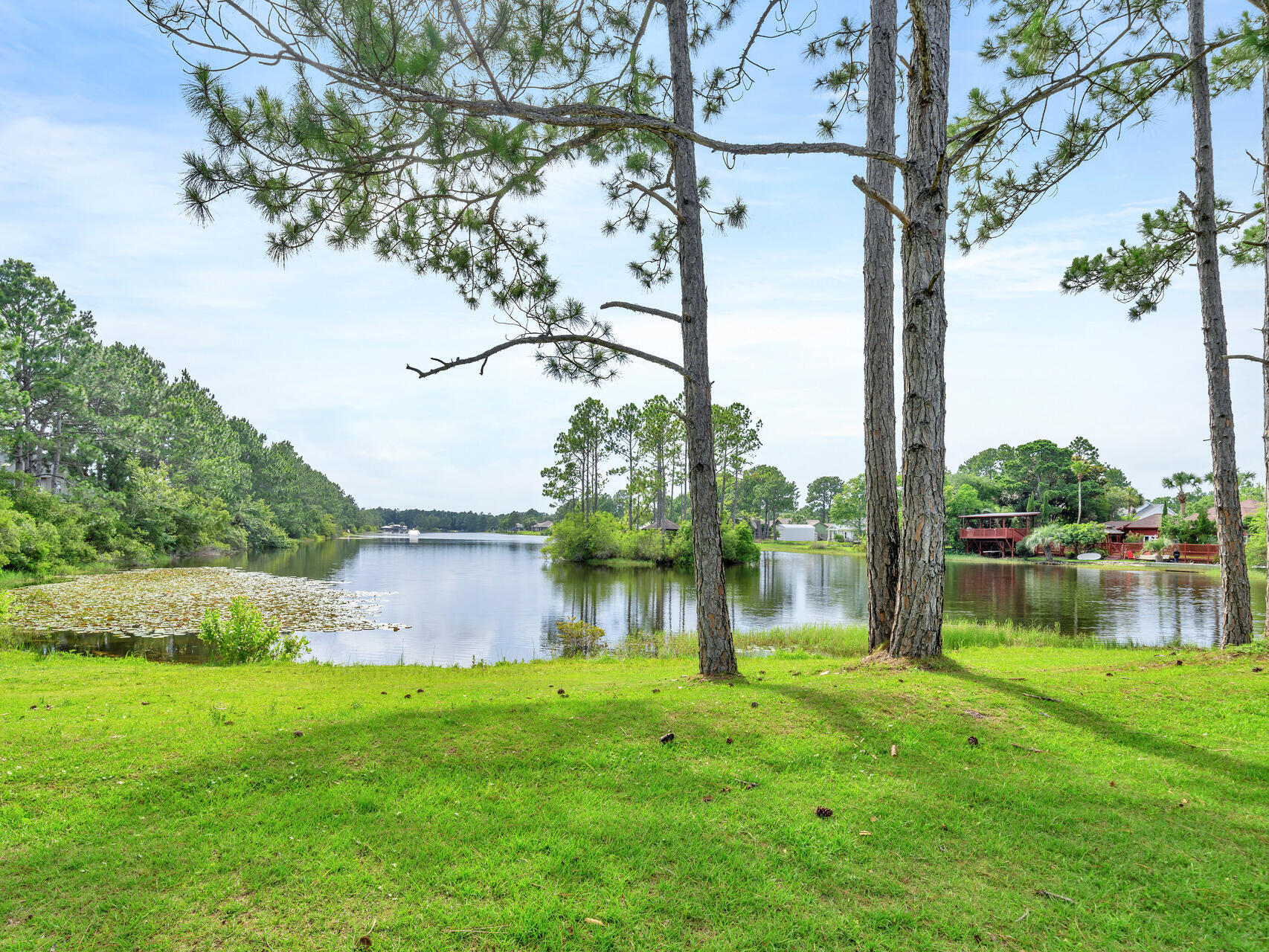 SHORTLINE LAKE ESTATES - Residential