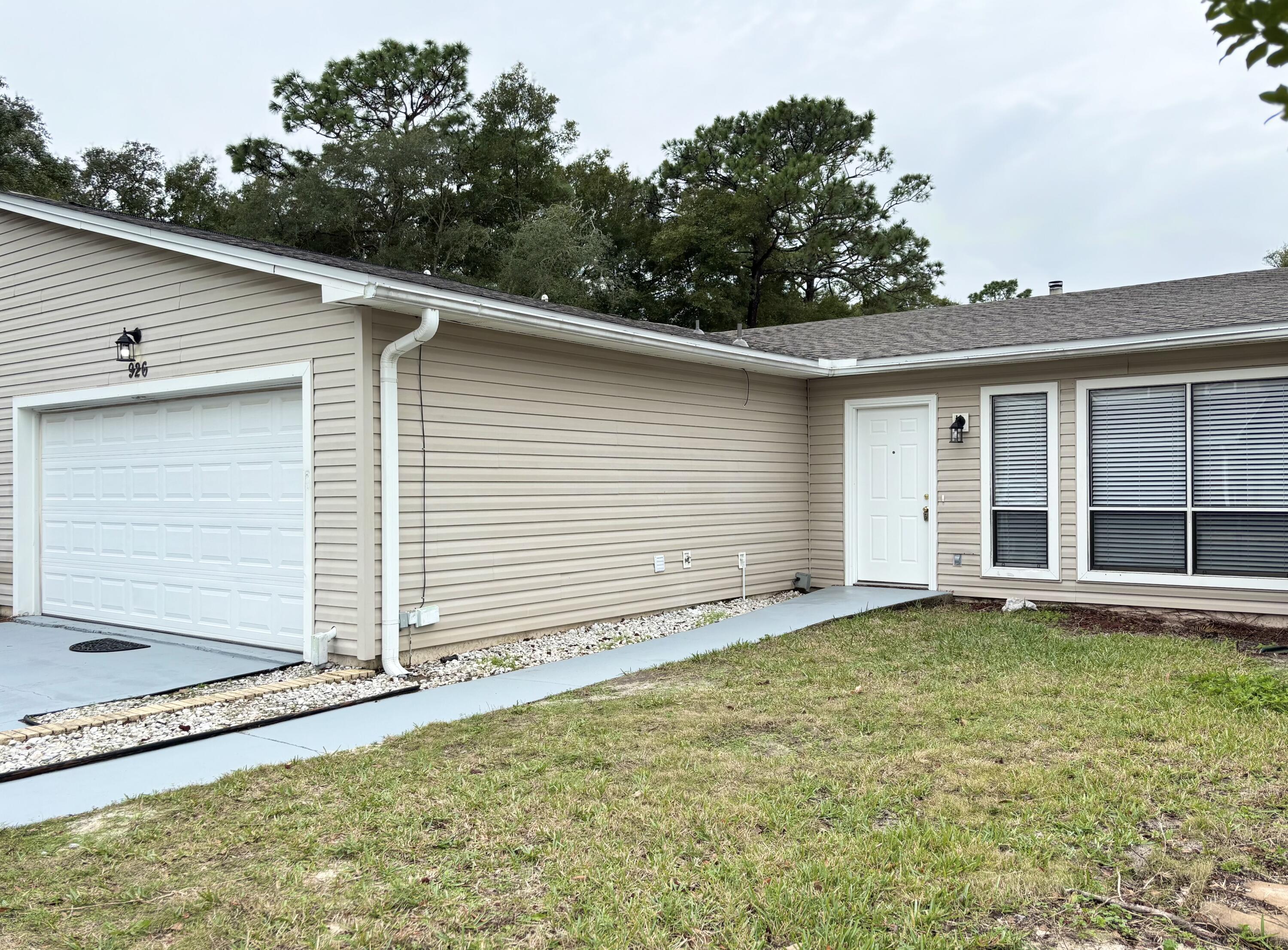 DONLABROOK GARDYNS - Residential Lease