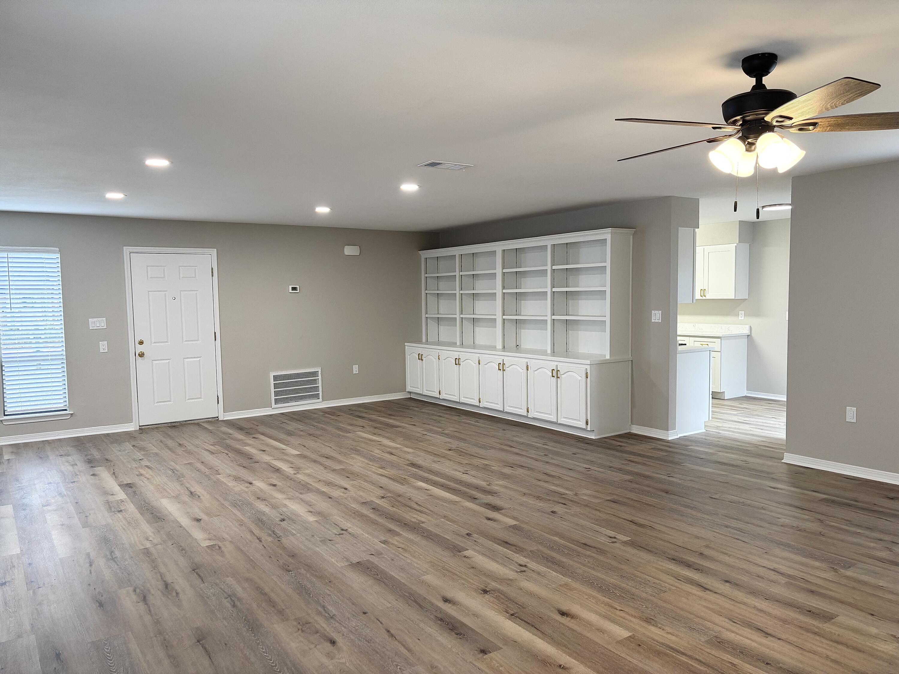 DONLABROOK GARDYNS - Residential Lease