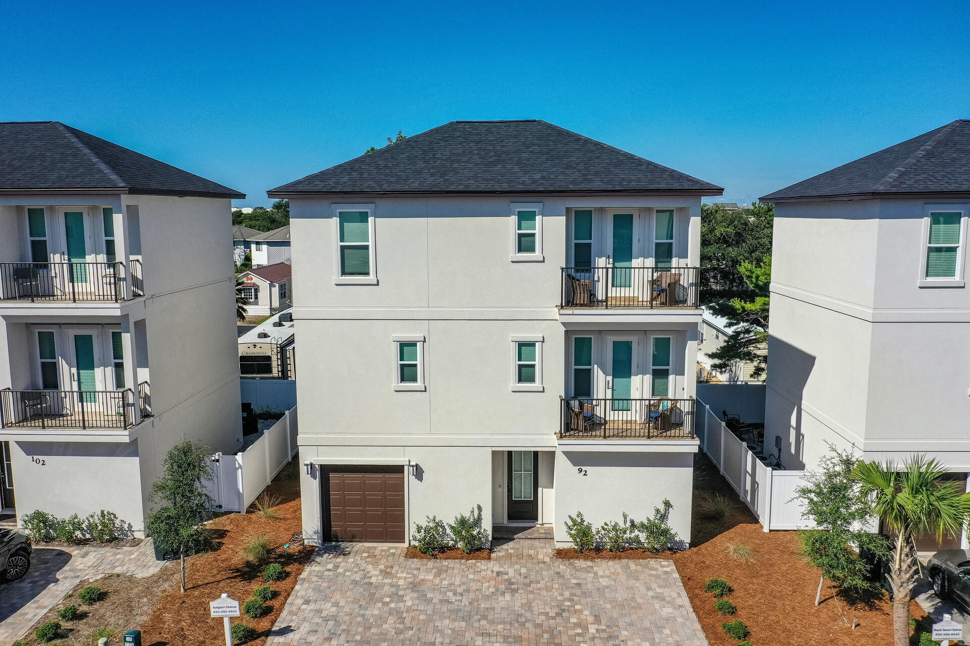 HIDDEN PALMS - Residential