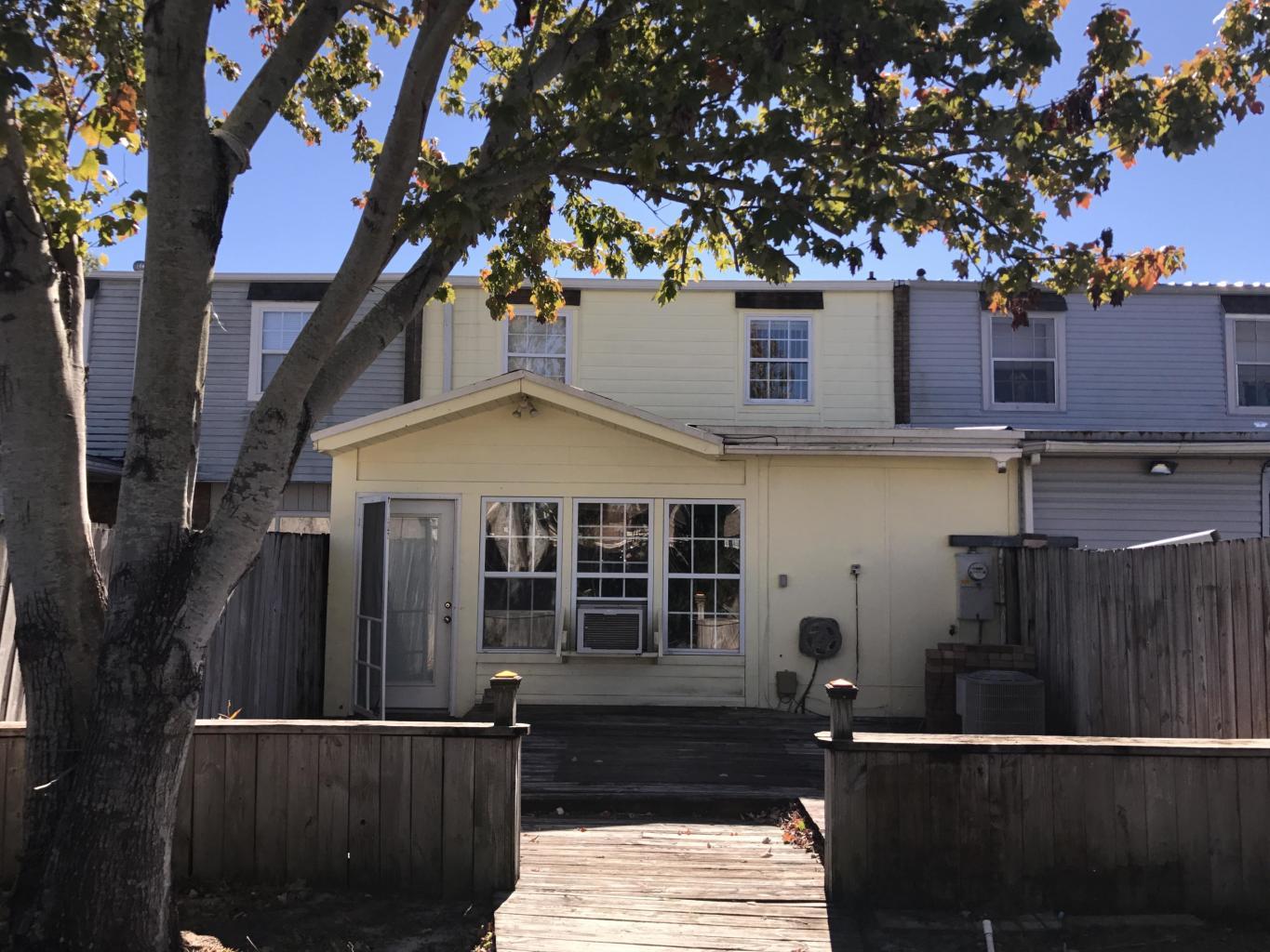 VALENCIA ARMS - Residential Lease