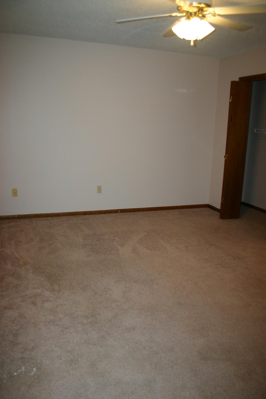 METES & BOUNDS - Residential Lease