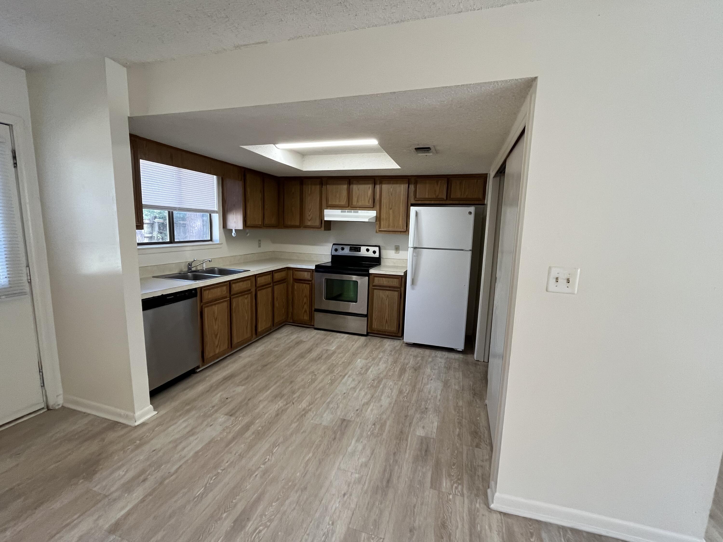 PINE MEADOWS - Residential Lease