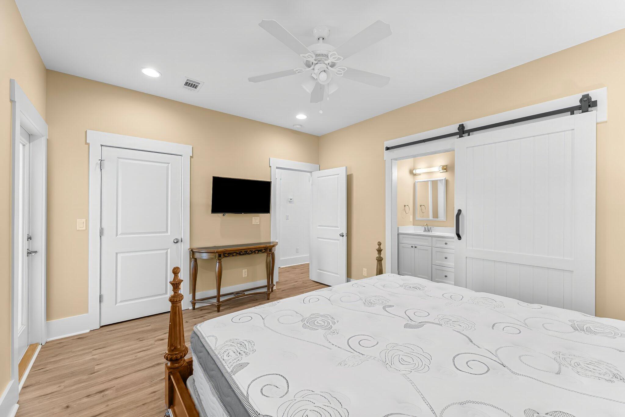 TOWN OF SANTA ROSA - Residential Lease