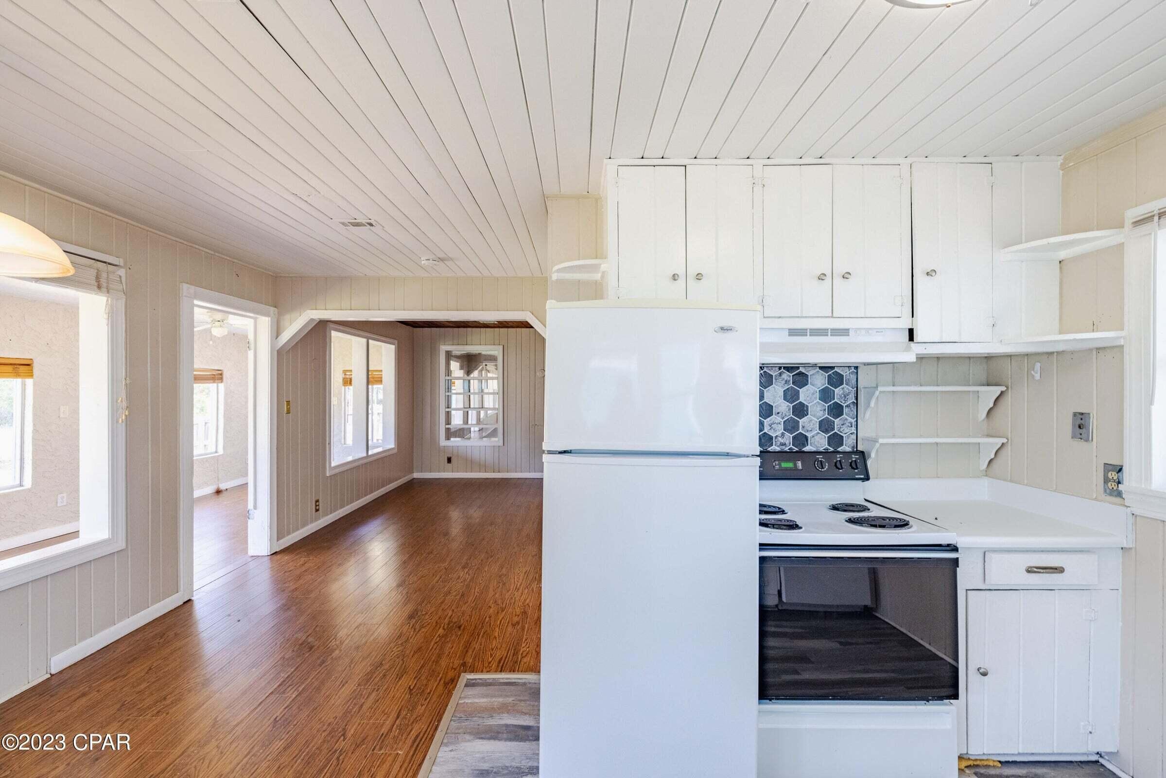 LAGUNA BEACH ESTATES 7TH ADDN - Residential