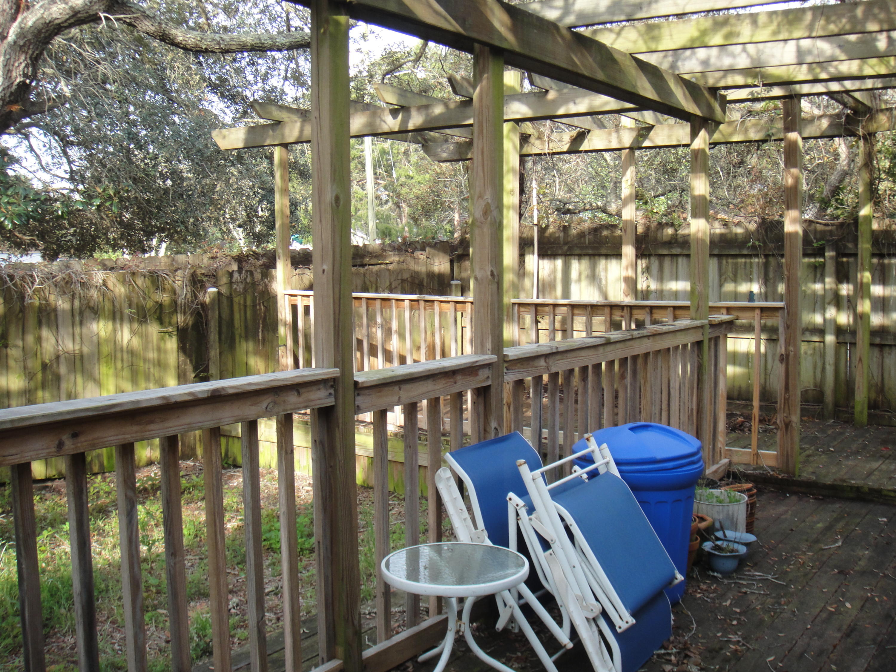 PINE RIDGE TRACE RE/SUB - Residential Lease
