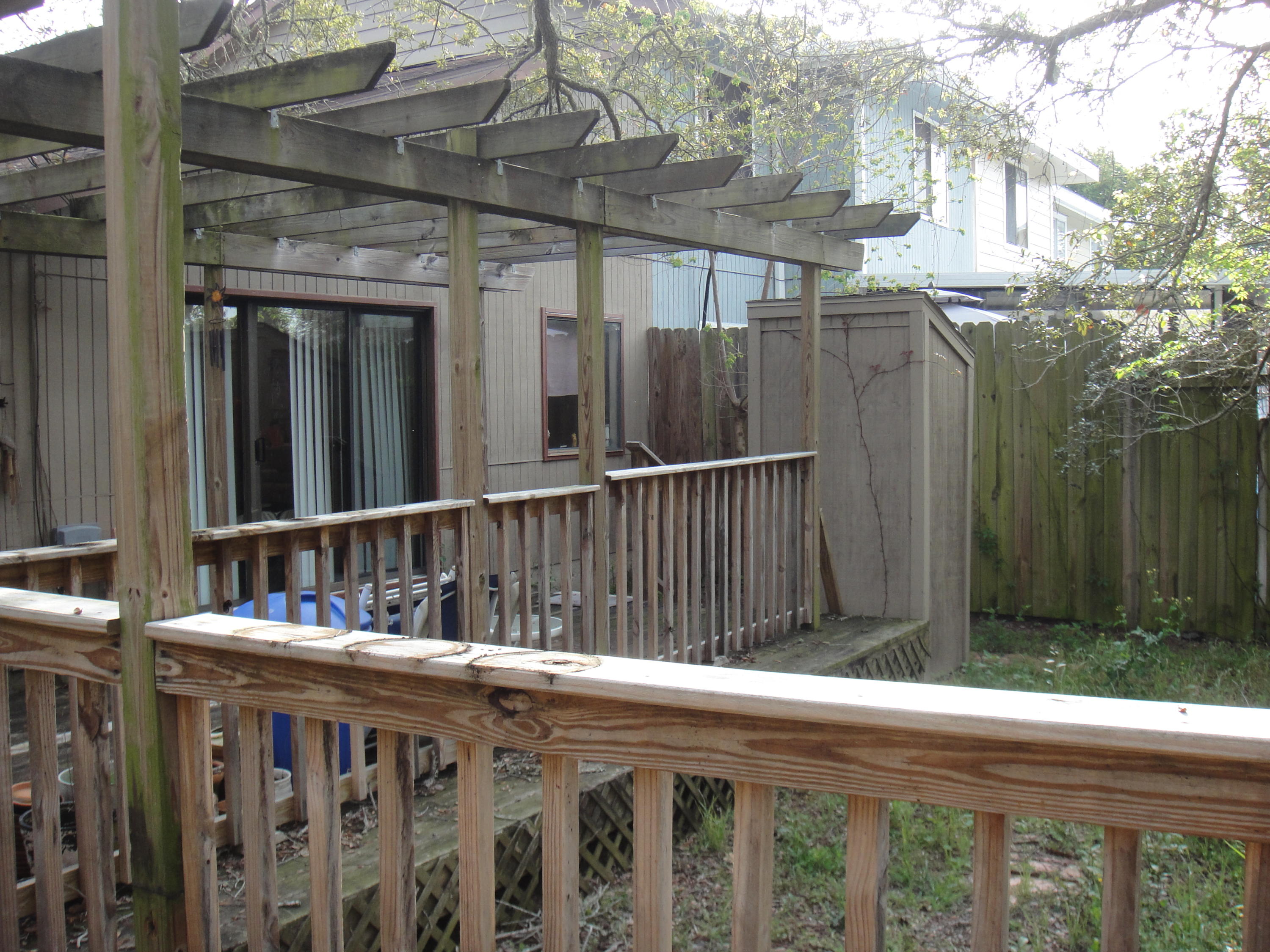 PINE RIDGE TRACE RE/SUB - Residential Lease
