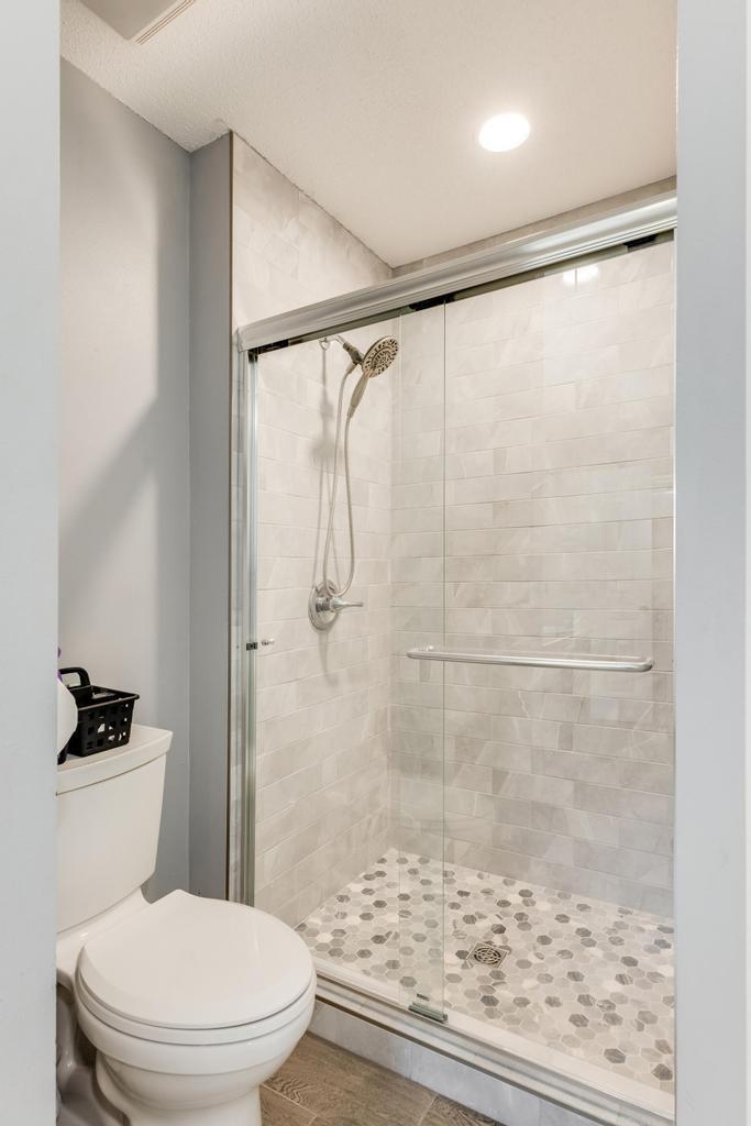 NORTHVIEW ESTATES 7TH ADDN - Residential Lease