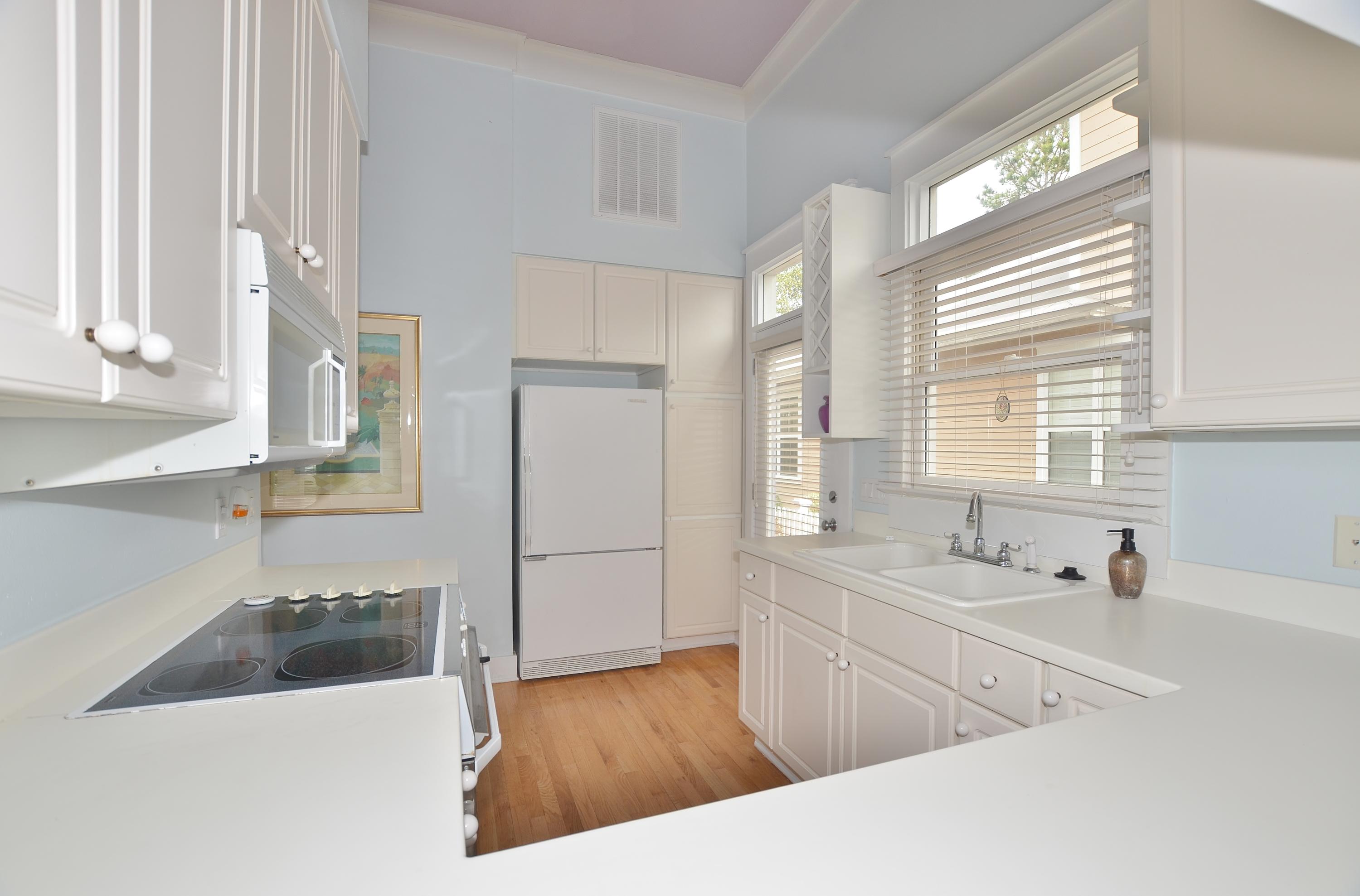 CRYSTAL LAKE - Residential Lease