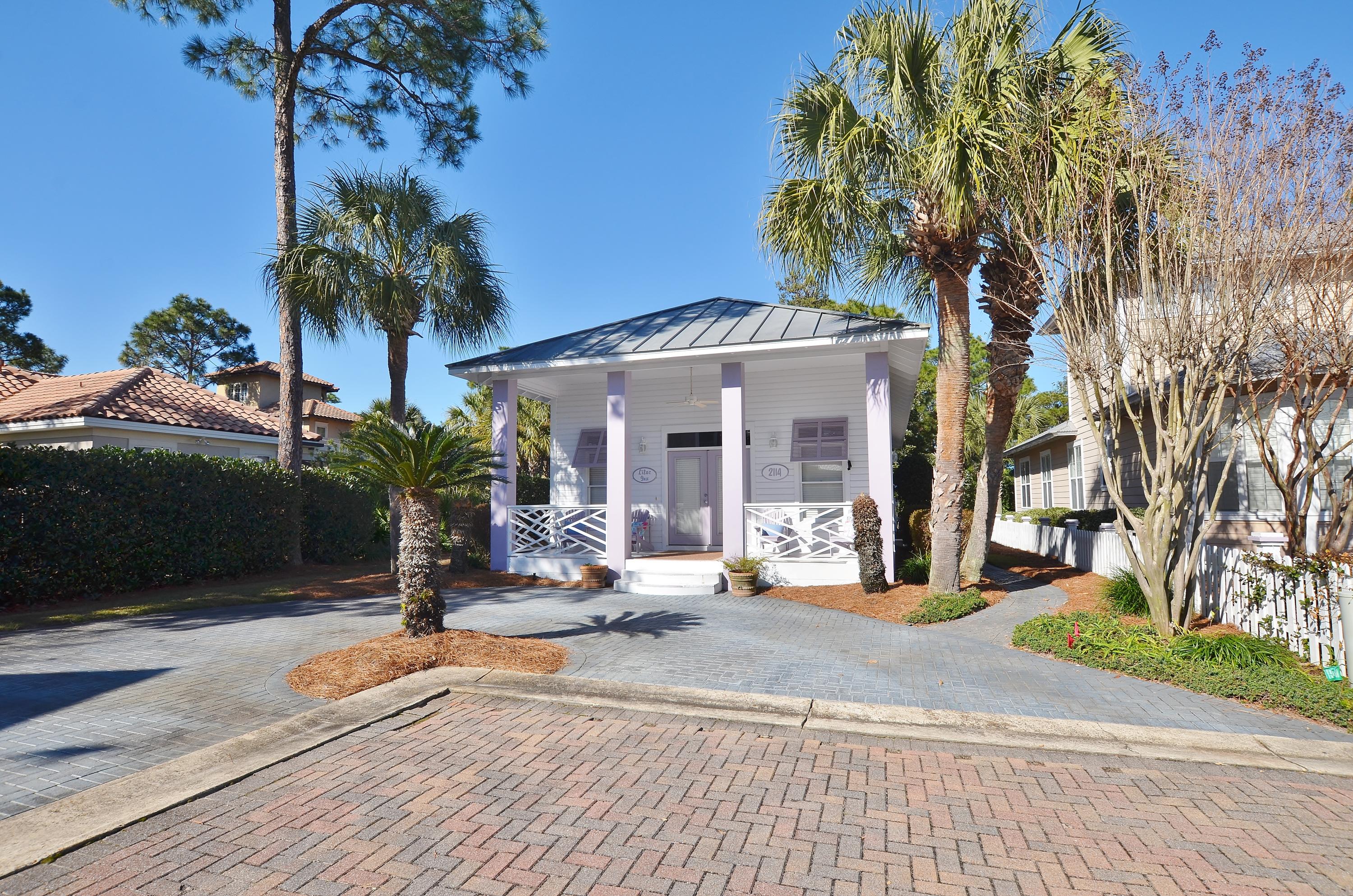 Don't miss your chance to live in this very charming and spacious 3BD cottage that sits on the quite cove in Sandestin resort's popular Crystal Lake. New hard wood floors will be installed by 3/1/16, removing every stich of carpet in the house.
Come see what all a Resort Community has to offer. Amenities included with the lease of this home are daily kayak, bike and boogie board rentals. Daily tennis court time, fitness club access (with spa and steam rooms), access to the resorts three pools, and discounts on golf and beach set-ups are also included. This is in addition to any amenities specific to this property's neighborhood and is an exclusive offering with this listing. An Administrative Amenity fee may apply.