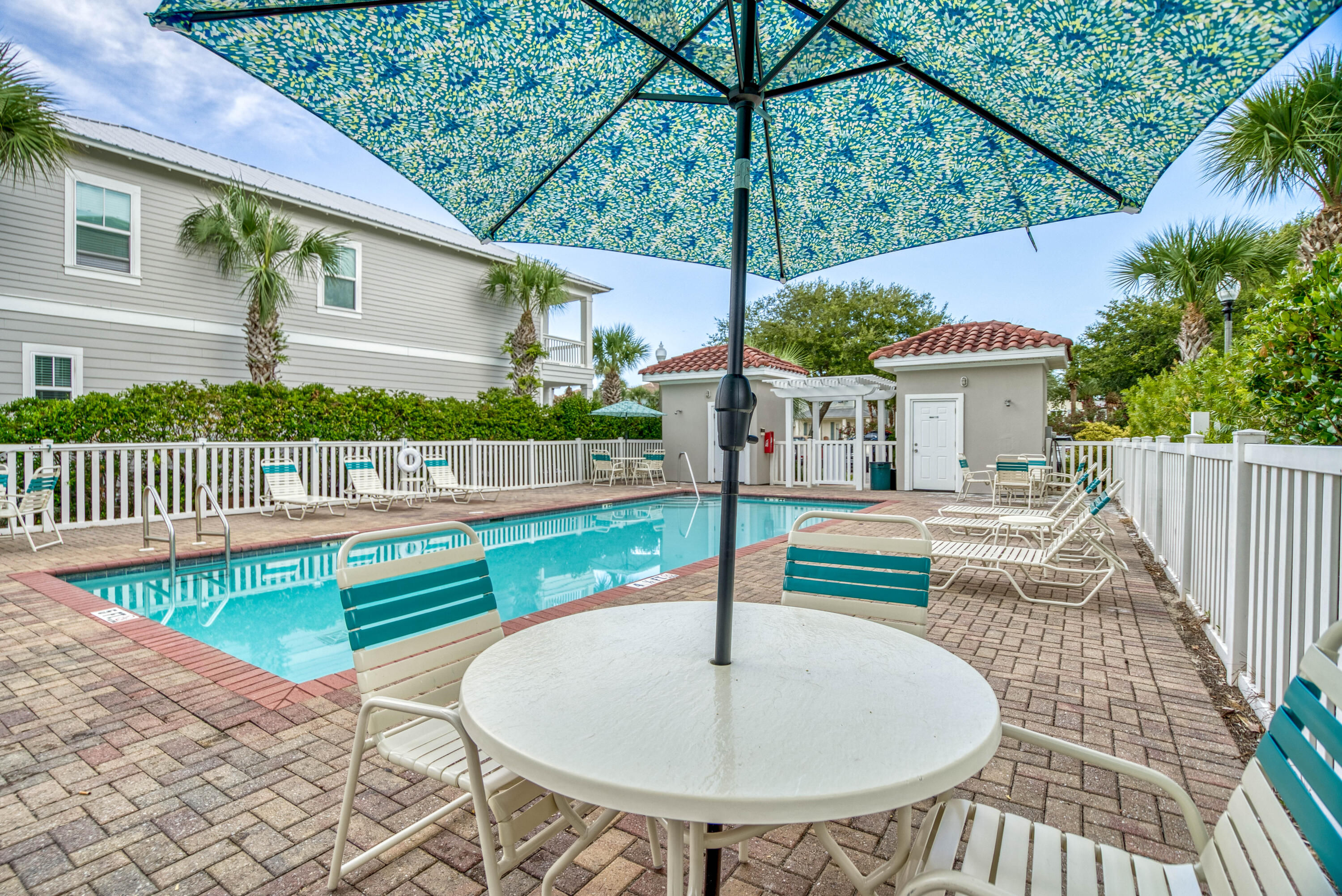 EMERALD WATERS VILLAGE - Residential