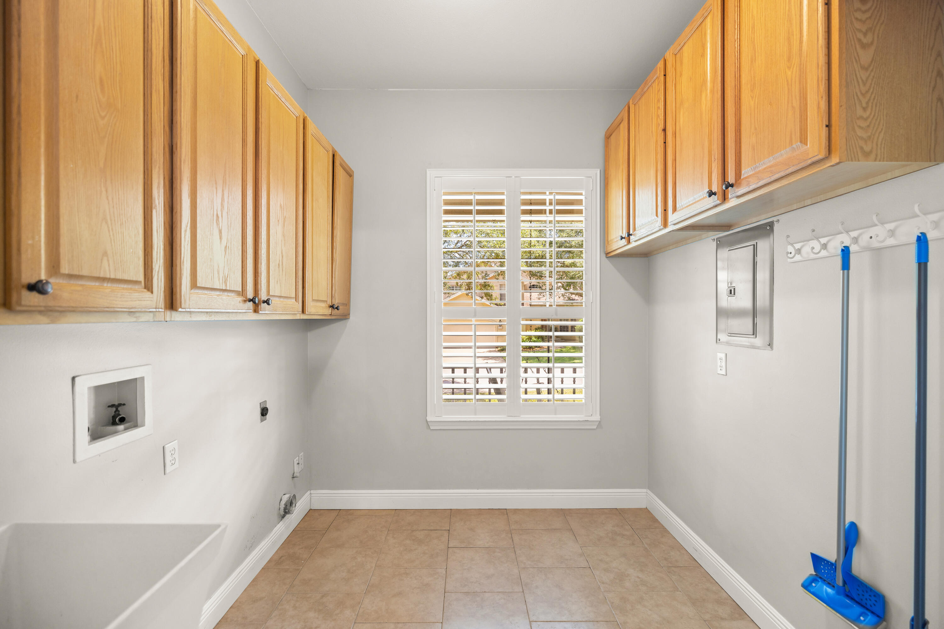 PARKWOOD ESTATES PH 2 BLUEWATER BAY - Residential Lease