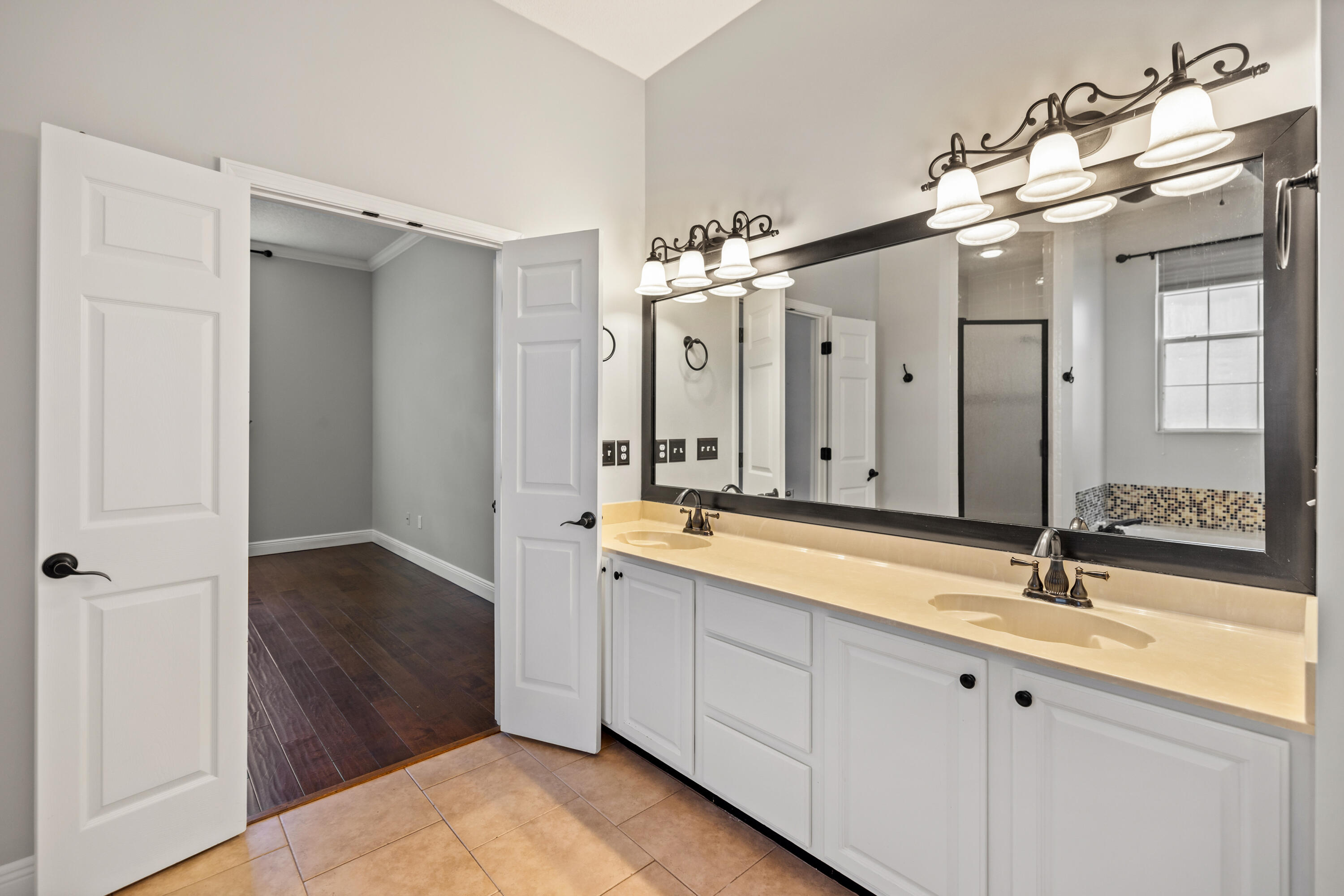 PARKWOOD ESTATES PH 2 BLUEWATER BAY - Residential Lease