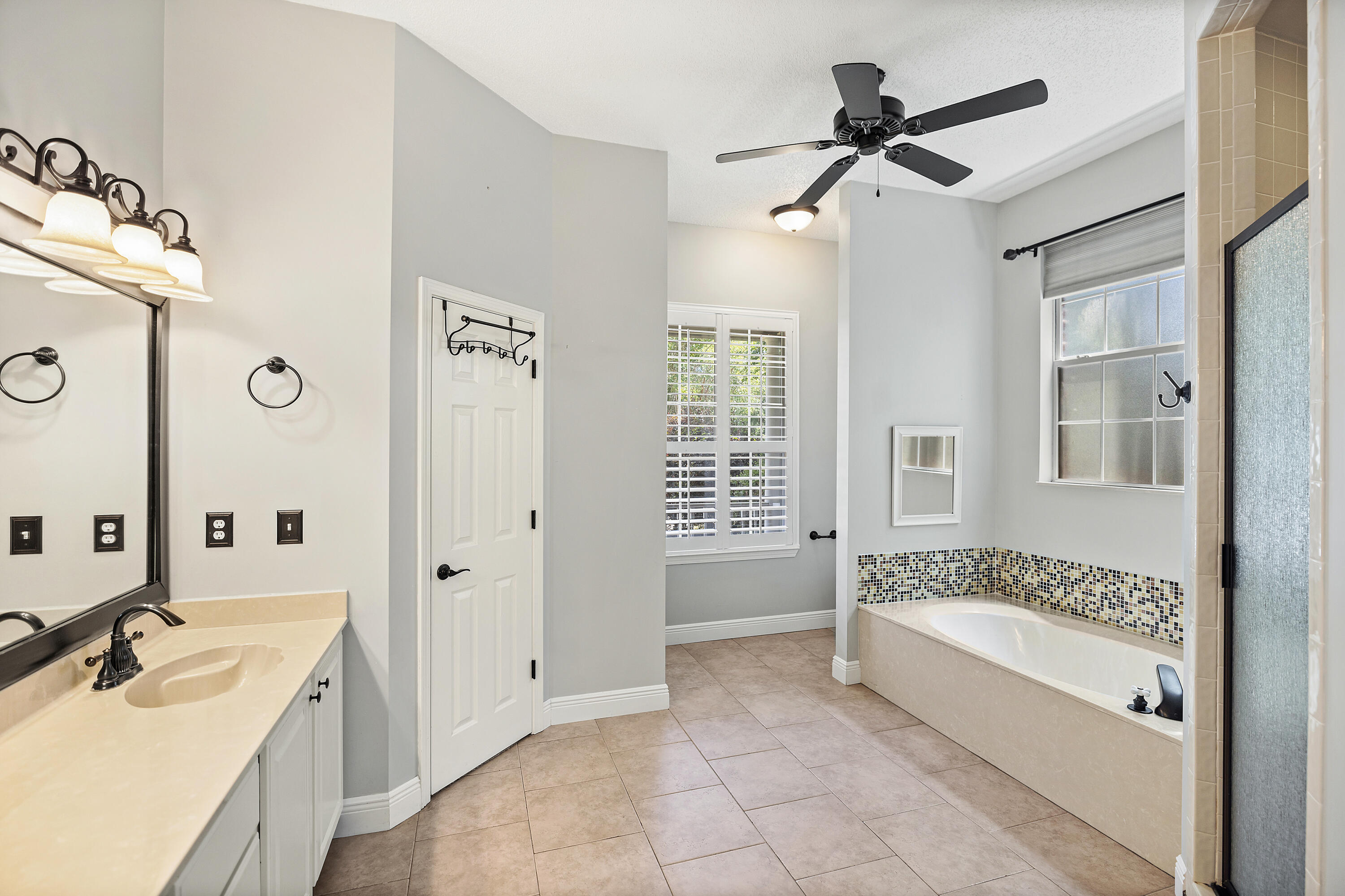 PARKWOOD ESTATES PH 2 BLUEWATER BAY - Residential Lease