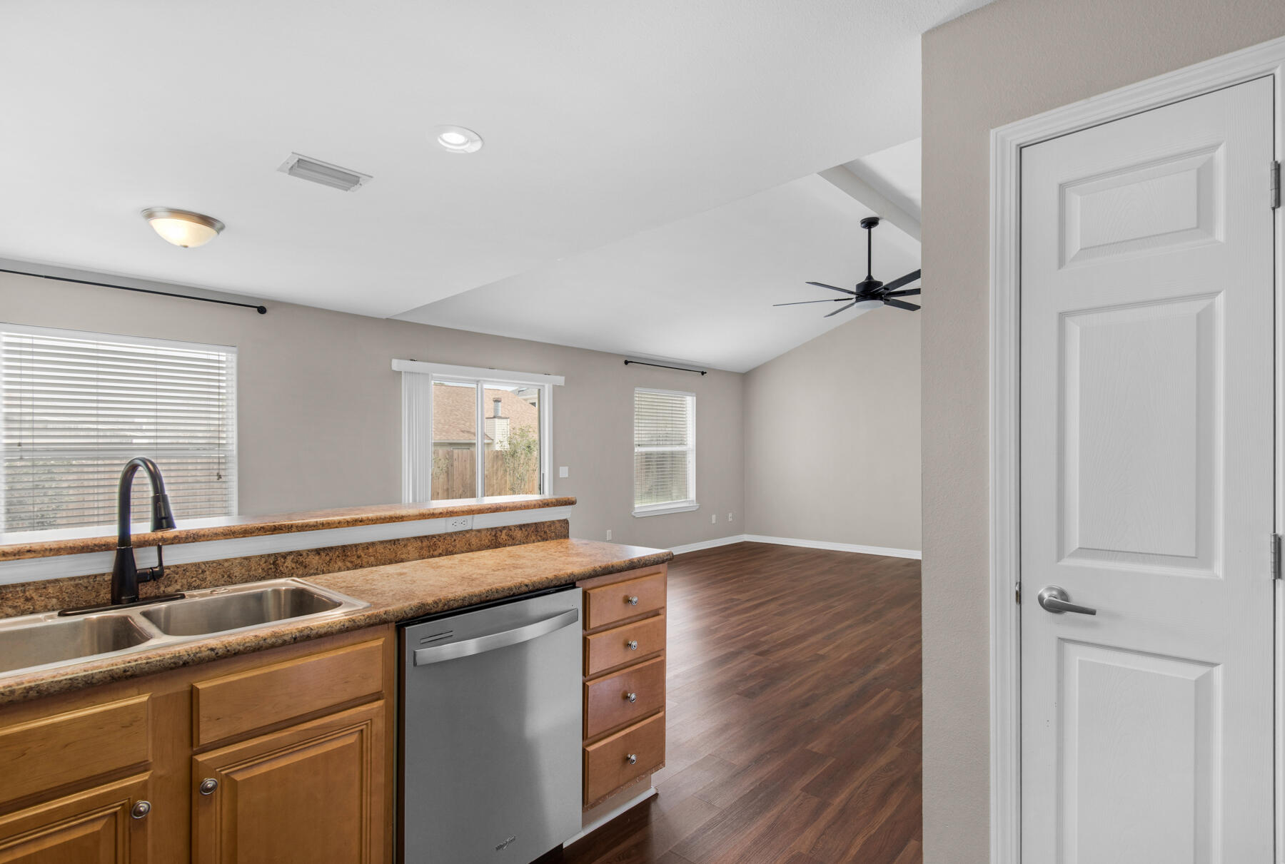 CASA LOMA S/D - Residential Lease