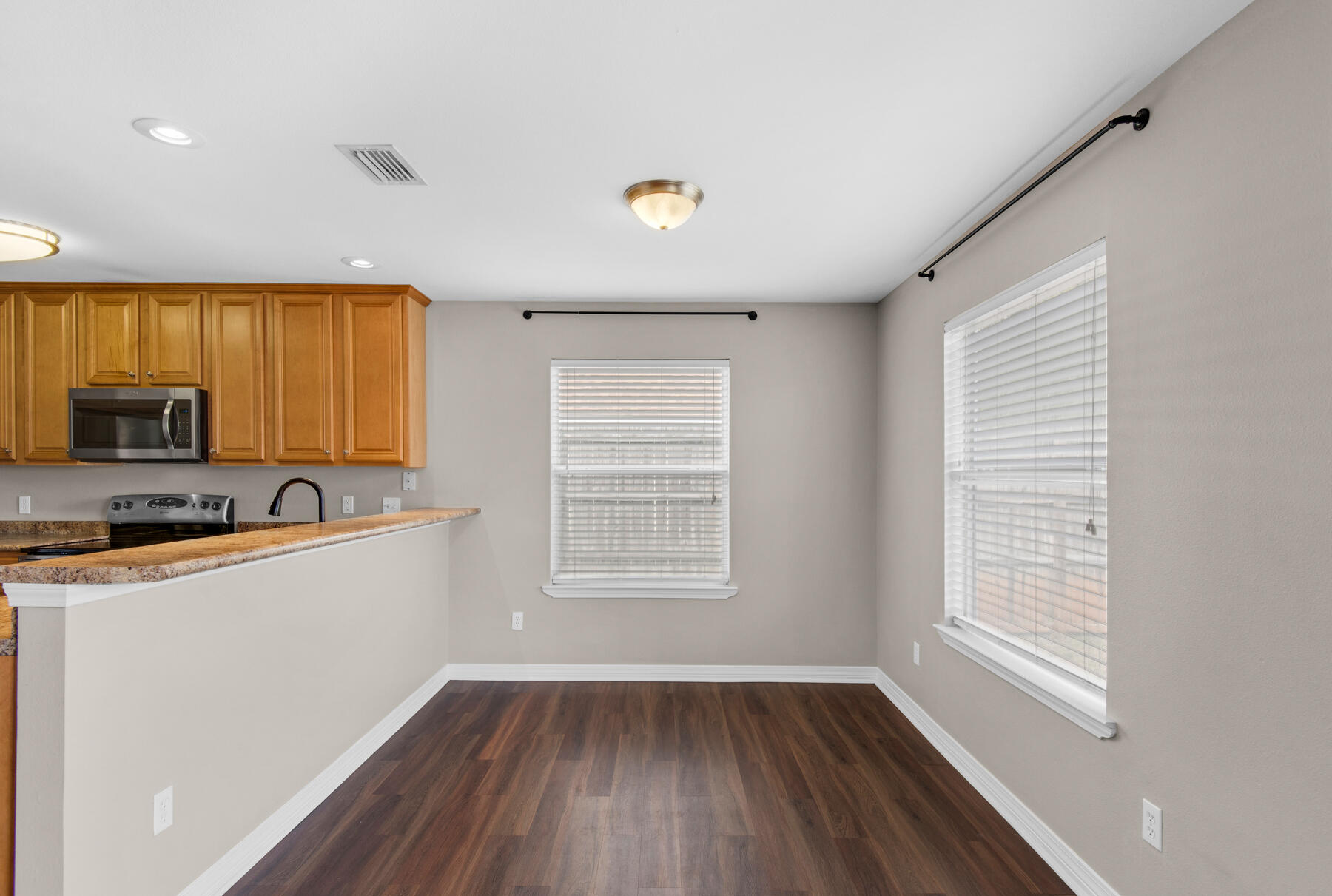 CASA LOMA S/D - Residential Lease