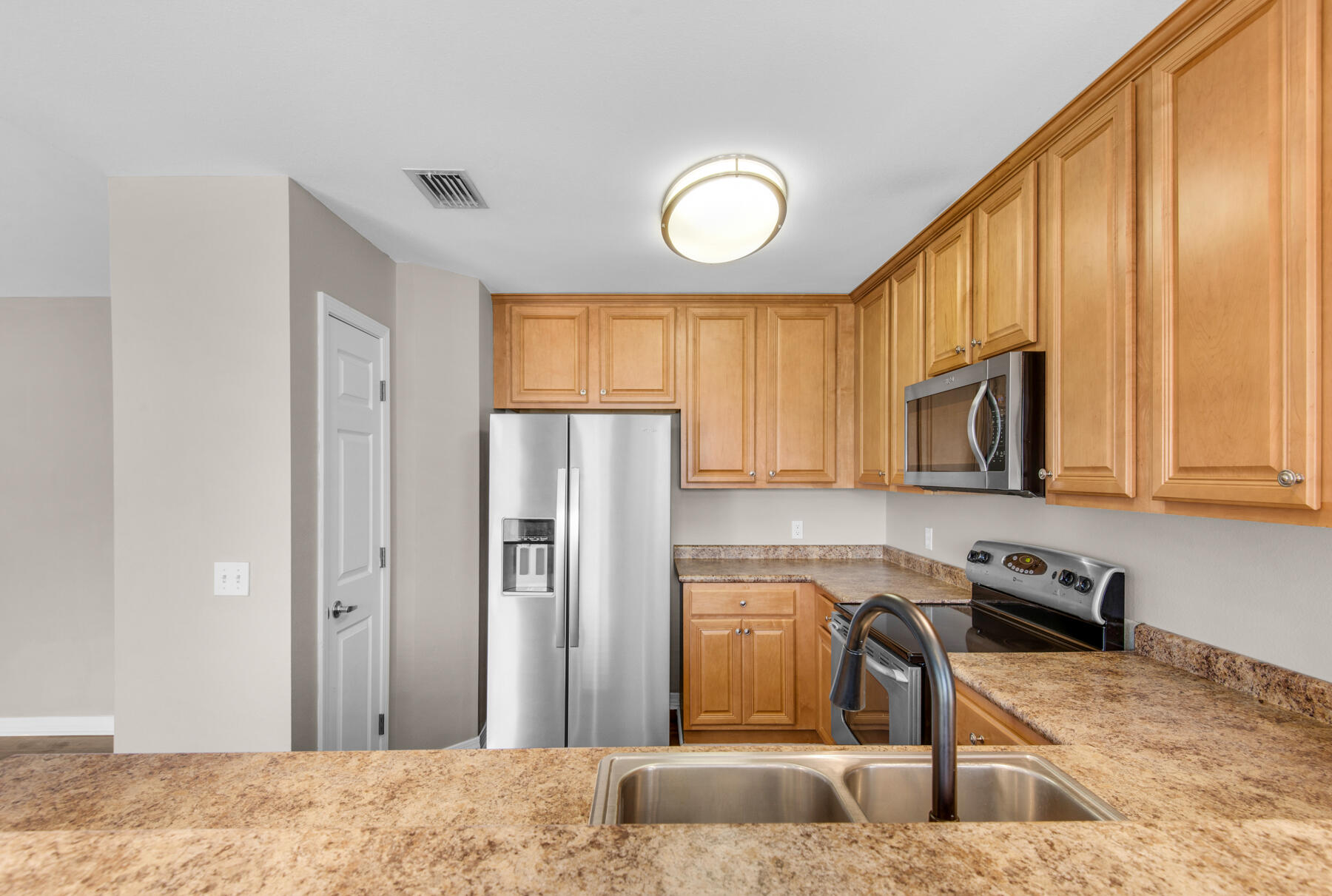 CASA LOMA S/D - Residential Lease