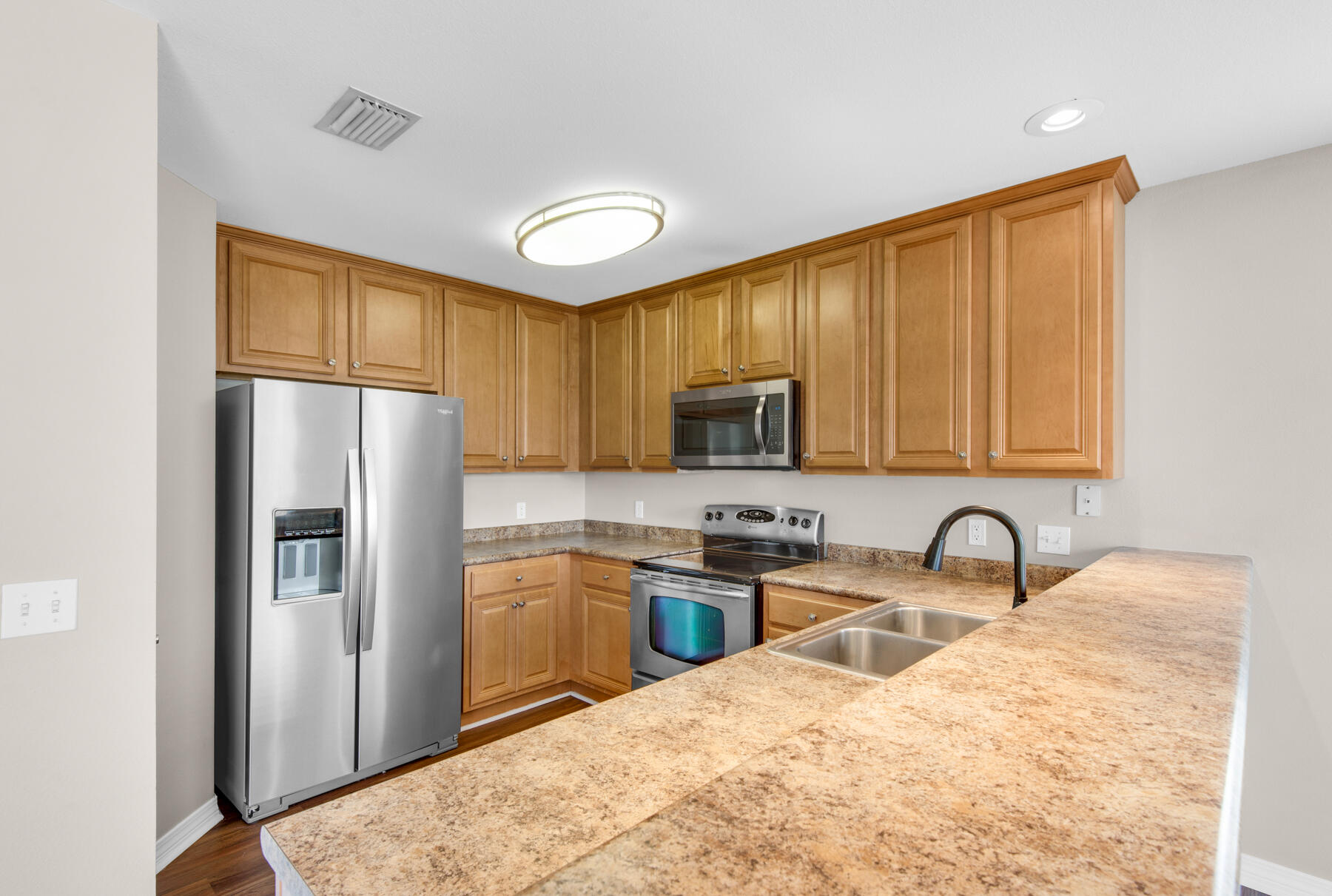 CASA LOMA S/D - Residential Lease
