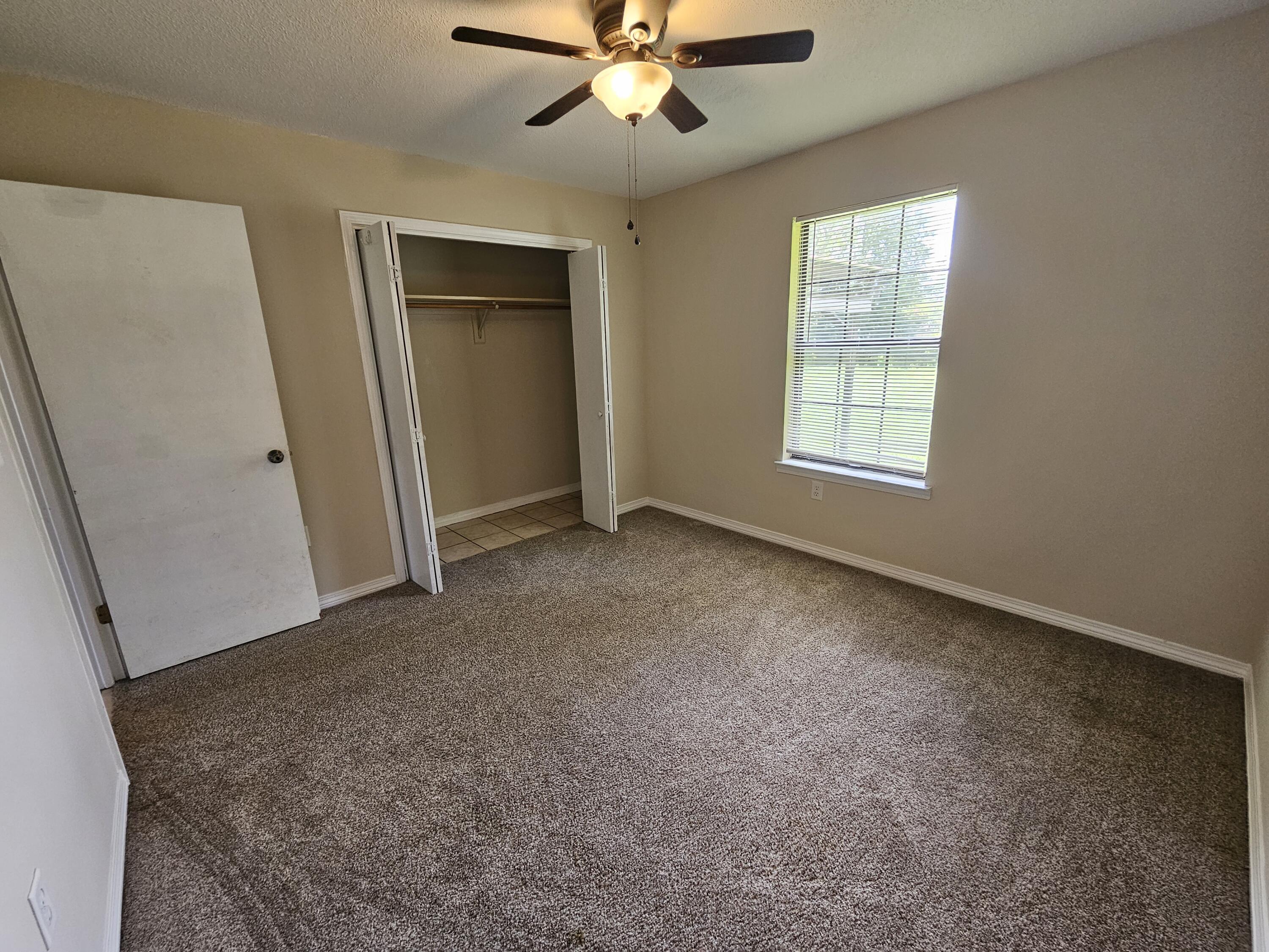 COUNTRYVIEW EST 3RD ADD - Residential Lease