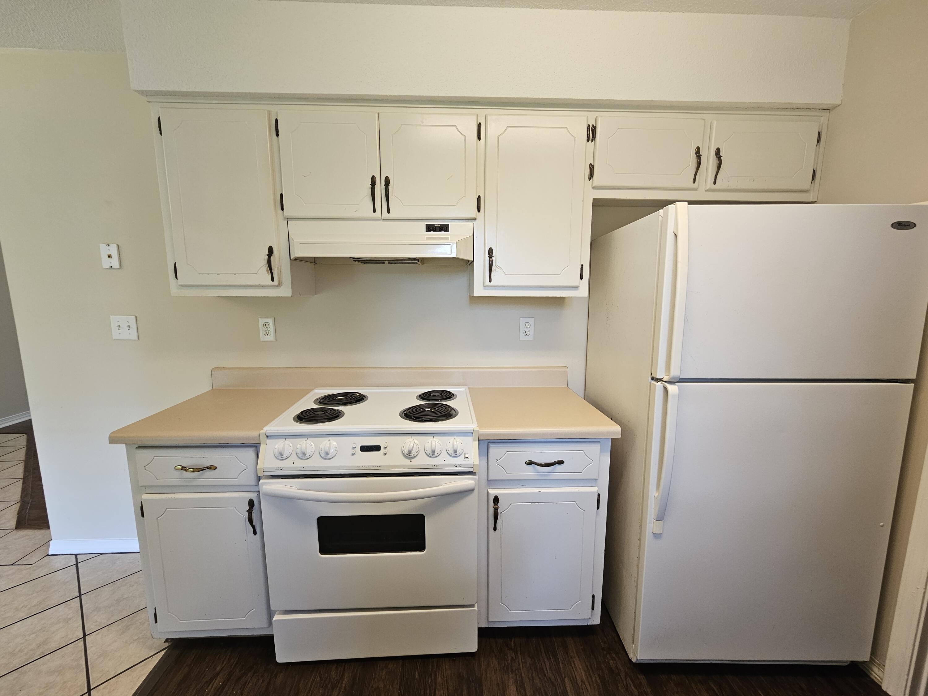 COUNTRYVIEW EST 3RD ADD - Residential Lease